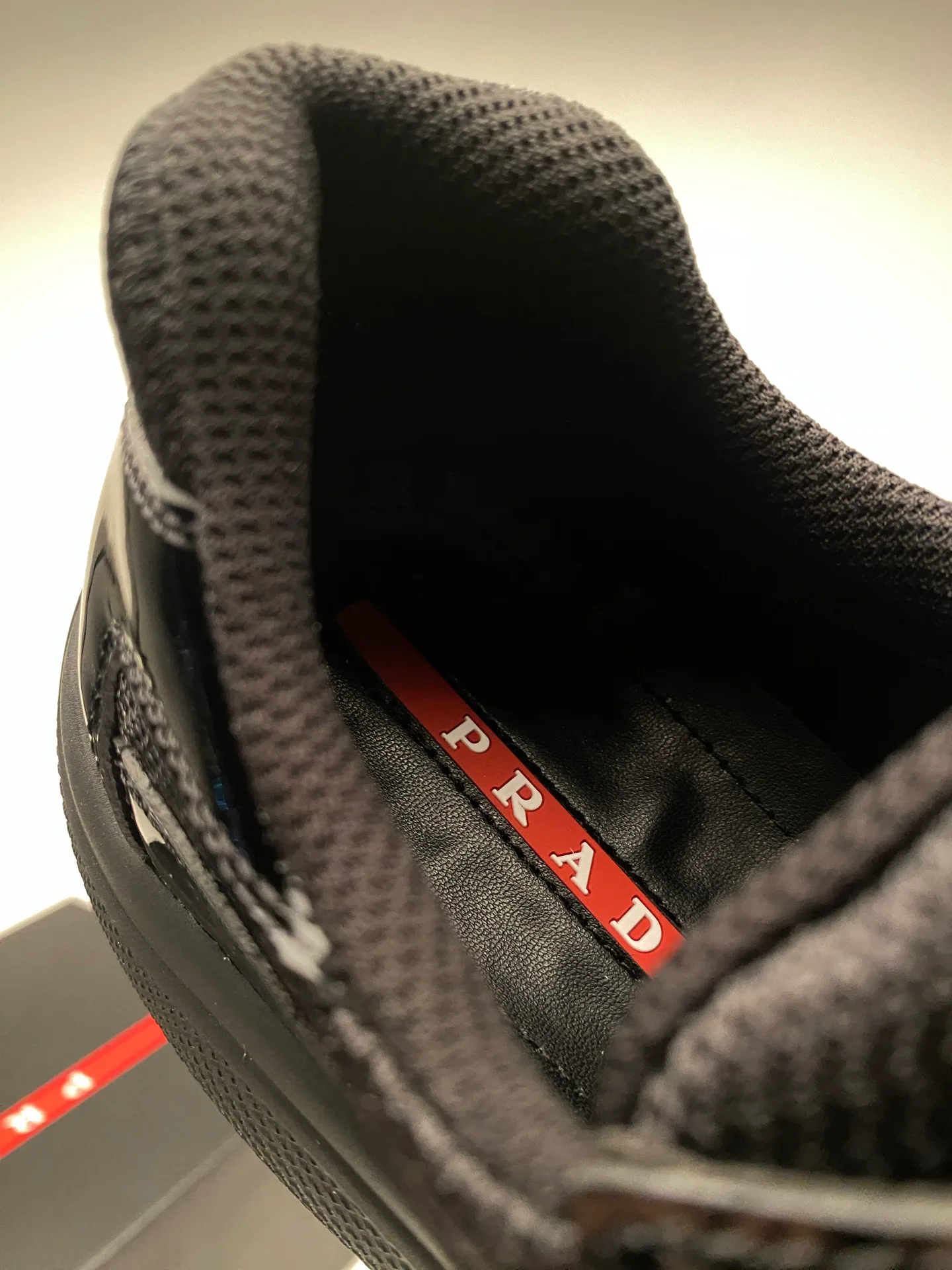 Кроссовки Мужские Prada 931160