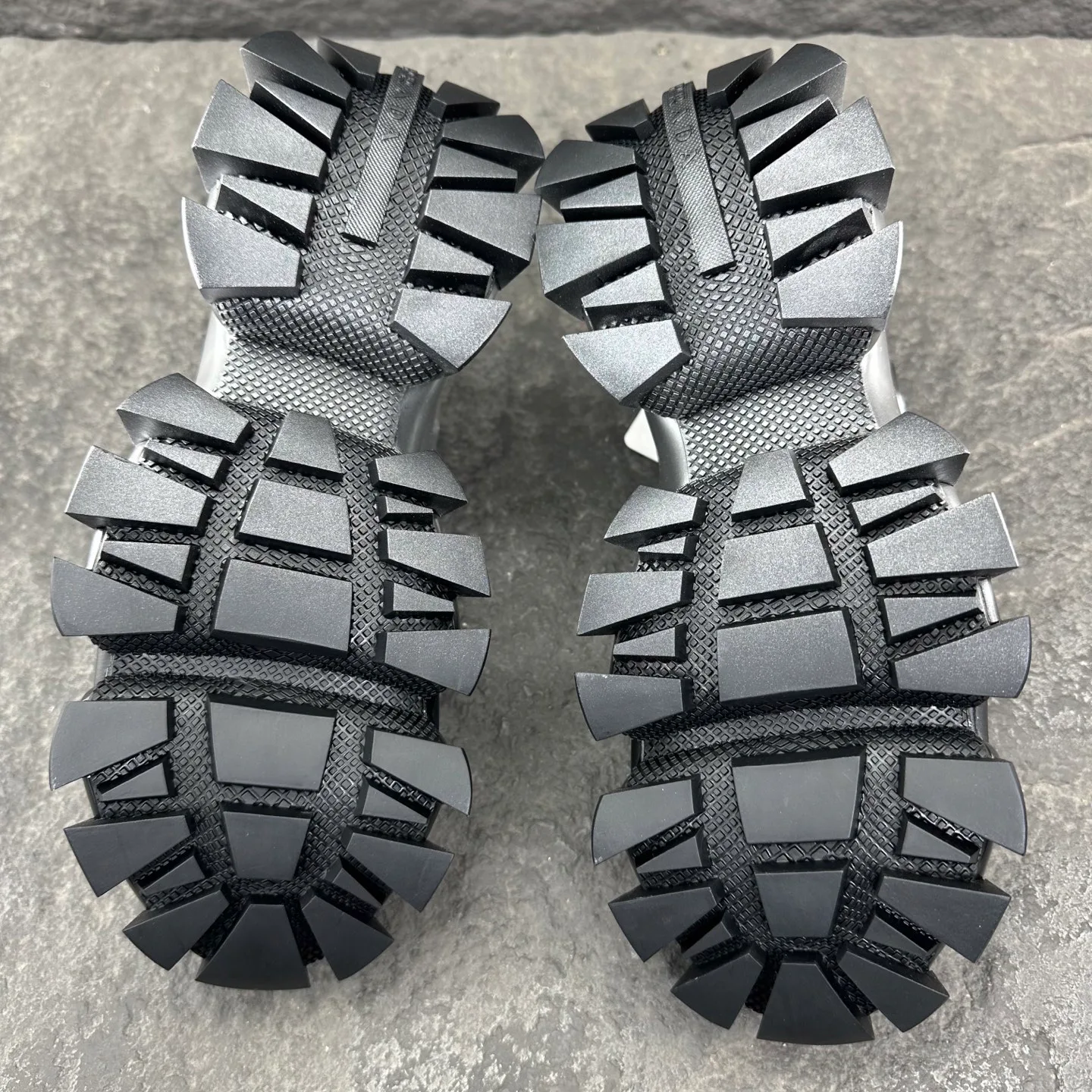 Кроссовки Мужские Prada 4702965