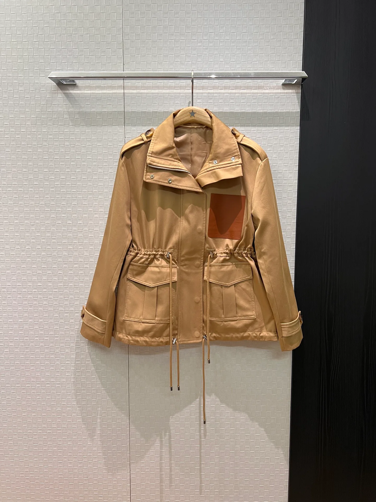 Куртки И Пуховики Женские Loewe 18150518