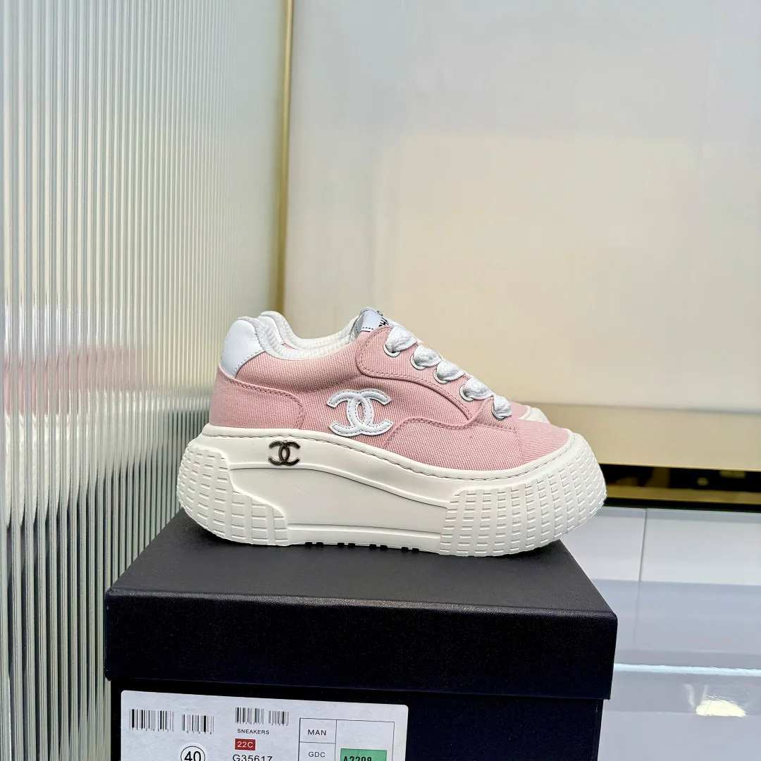 Кроссовки Женские Chanel 11396569