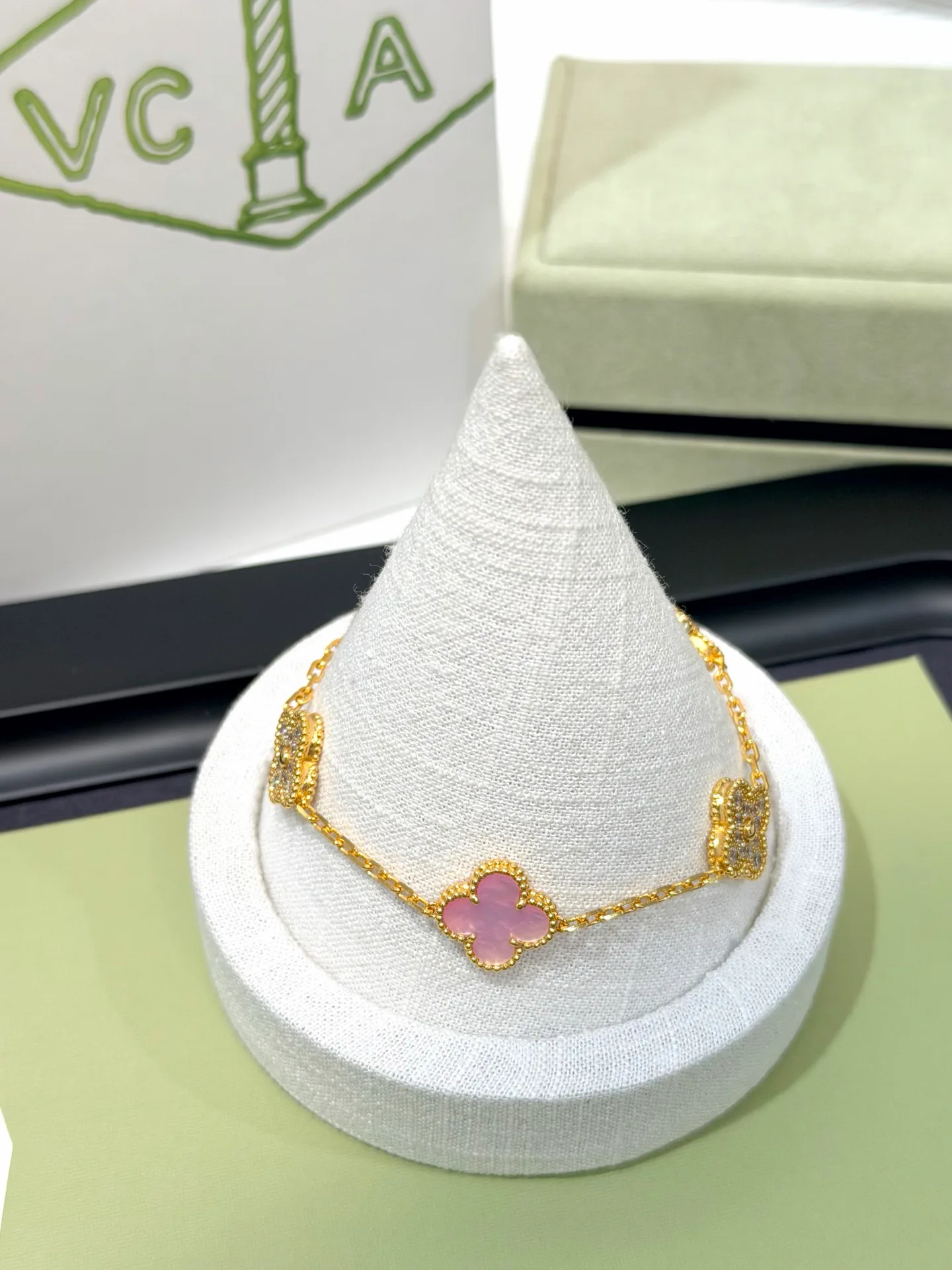 Бижутерия Van Cleef & Arpels 18123053