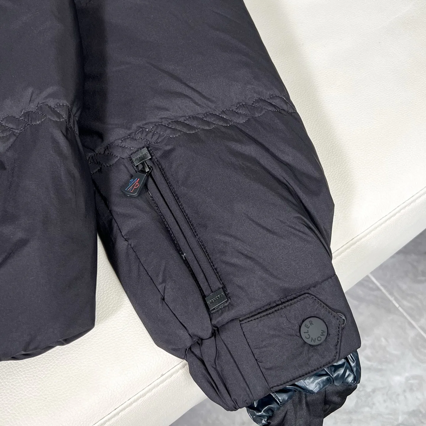Куртки И Пуховики Женские Moncler 18728954