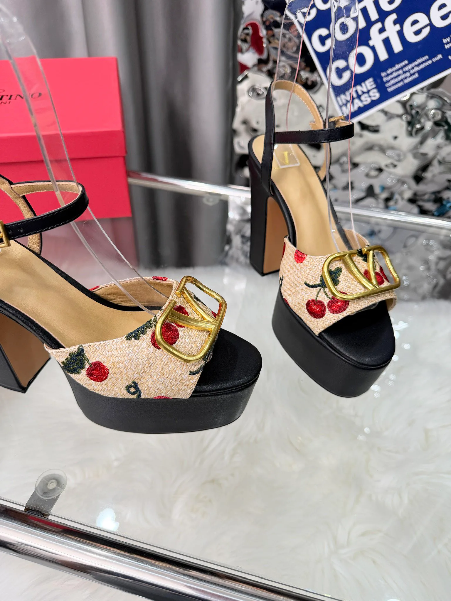 Босоножки Женские Valentino 5033846