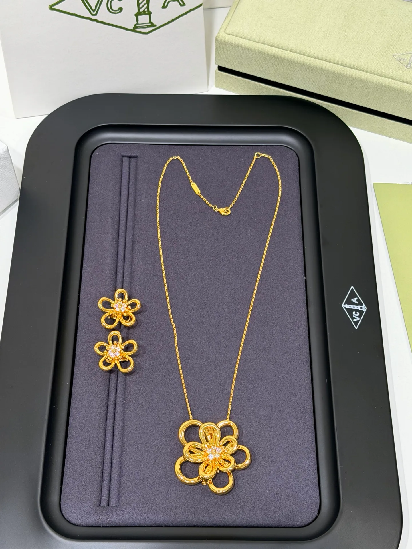 Бижутерия Van Cleef & Arpels 17830884