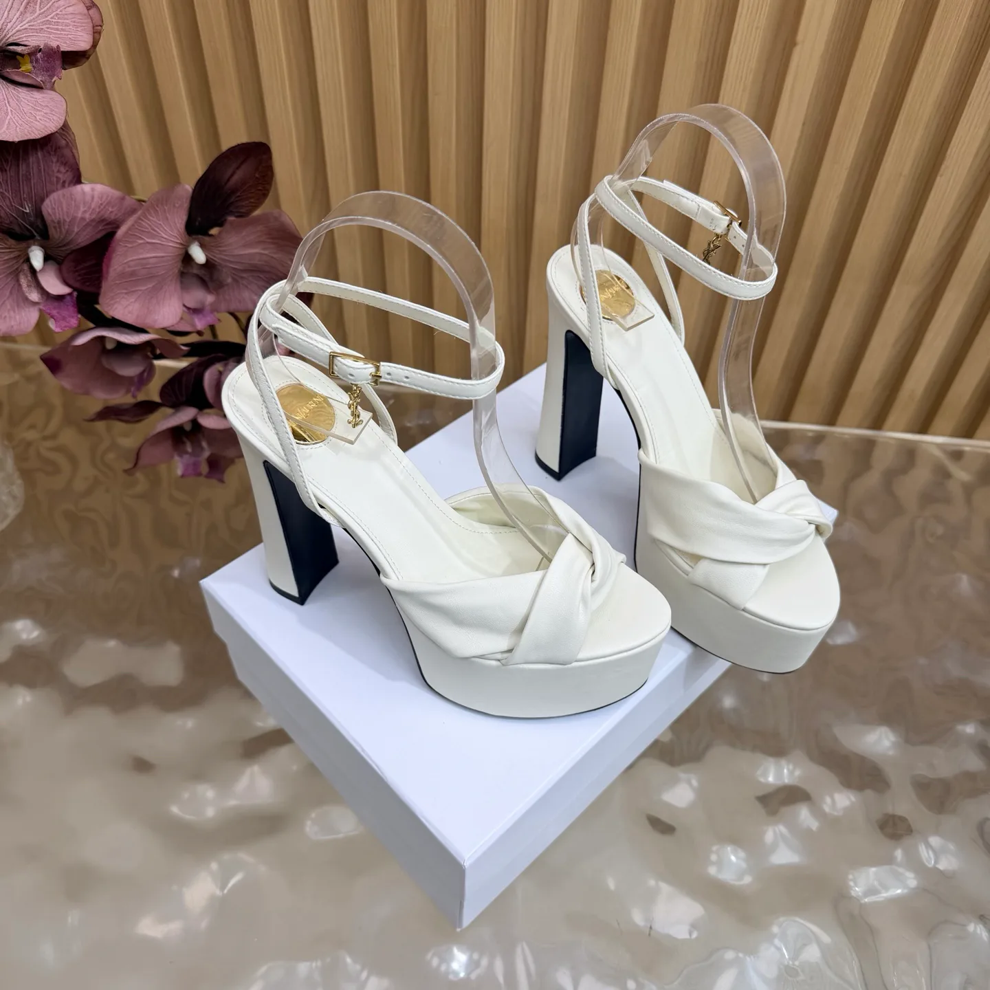 Босоножки Женские Saint Laurent 18235640