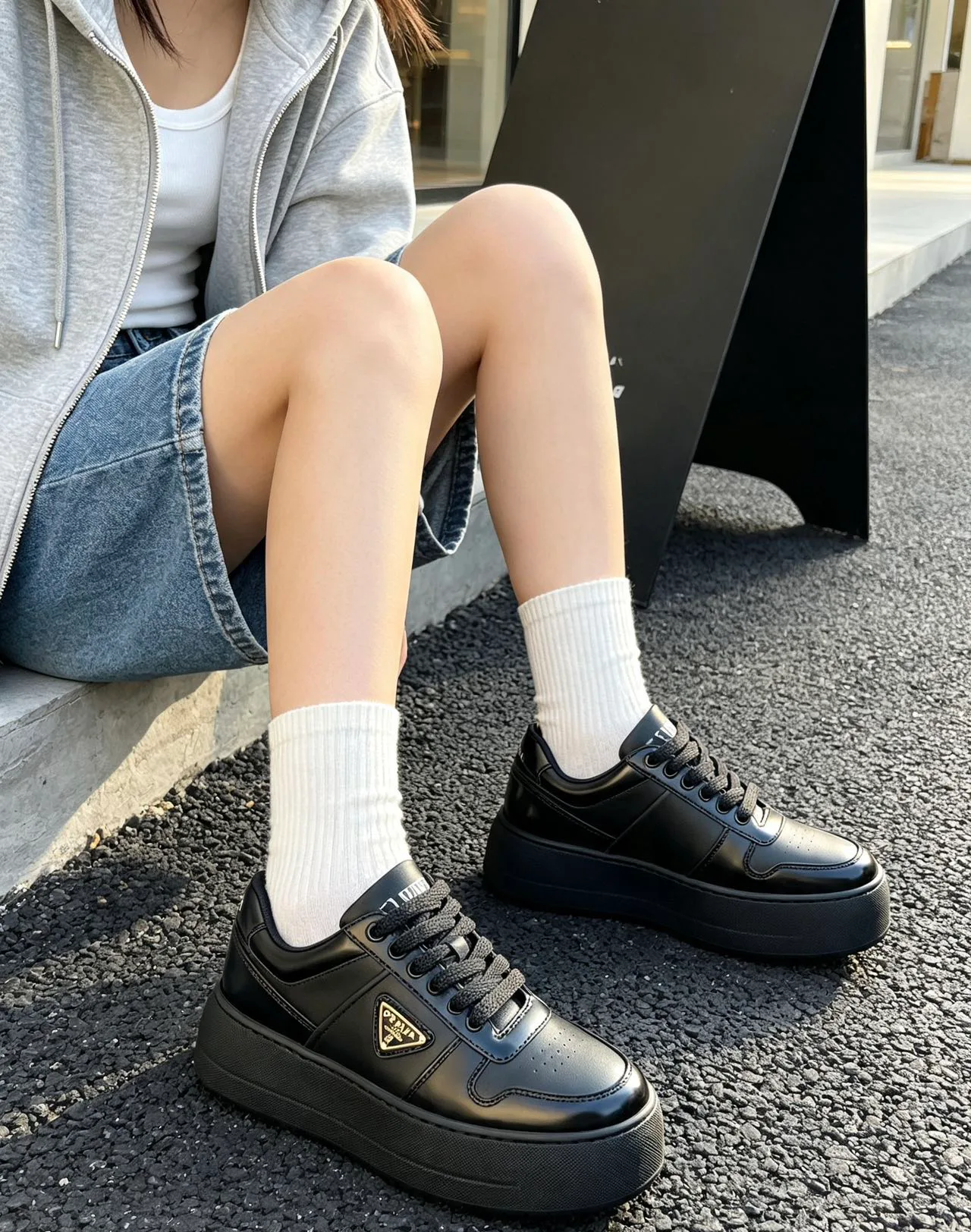 Кроссовки Женские Prada 18170771
