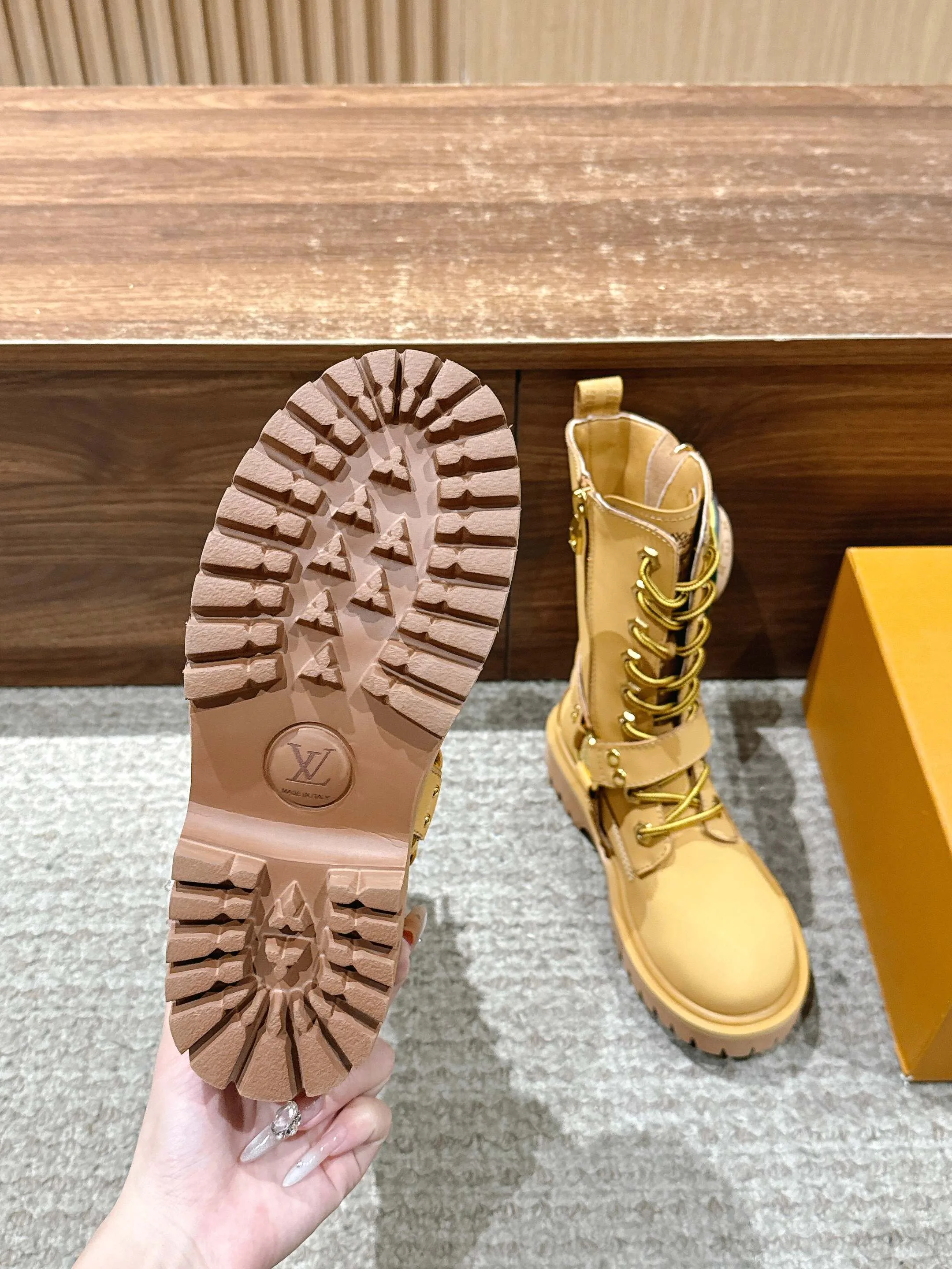 Ботинки Женские Louis Vuitton 147165