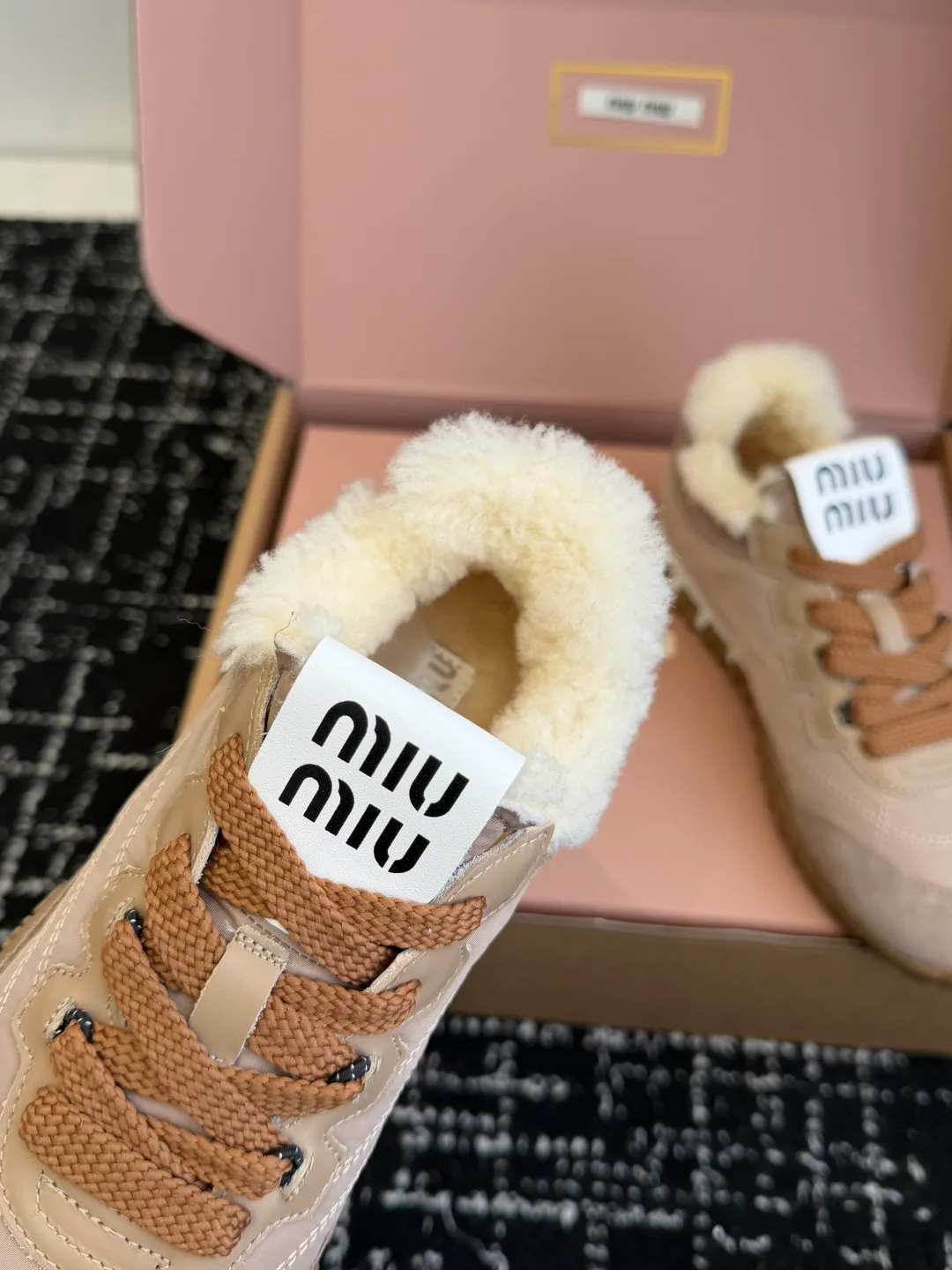 Кроссовки Женские Miu Miu 357101