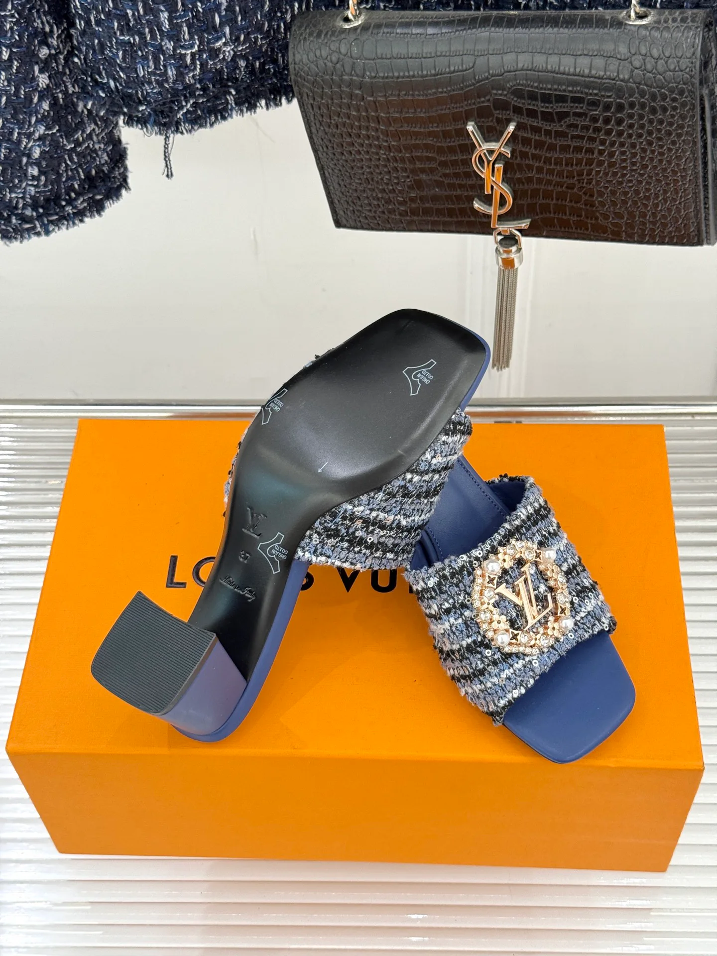 Шлепанцы Женские Louis Vuitton 2768099