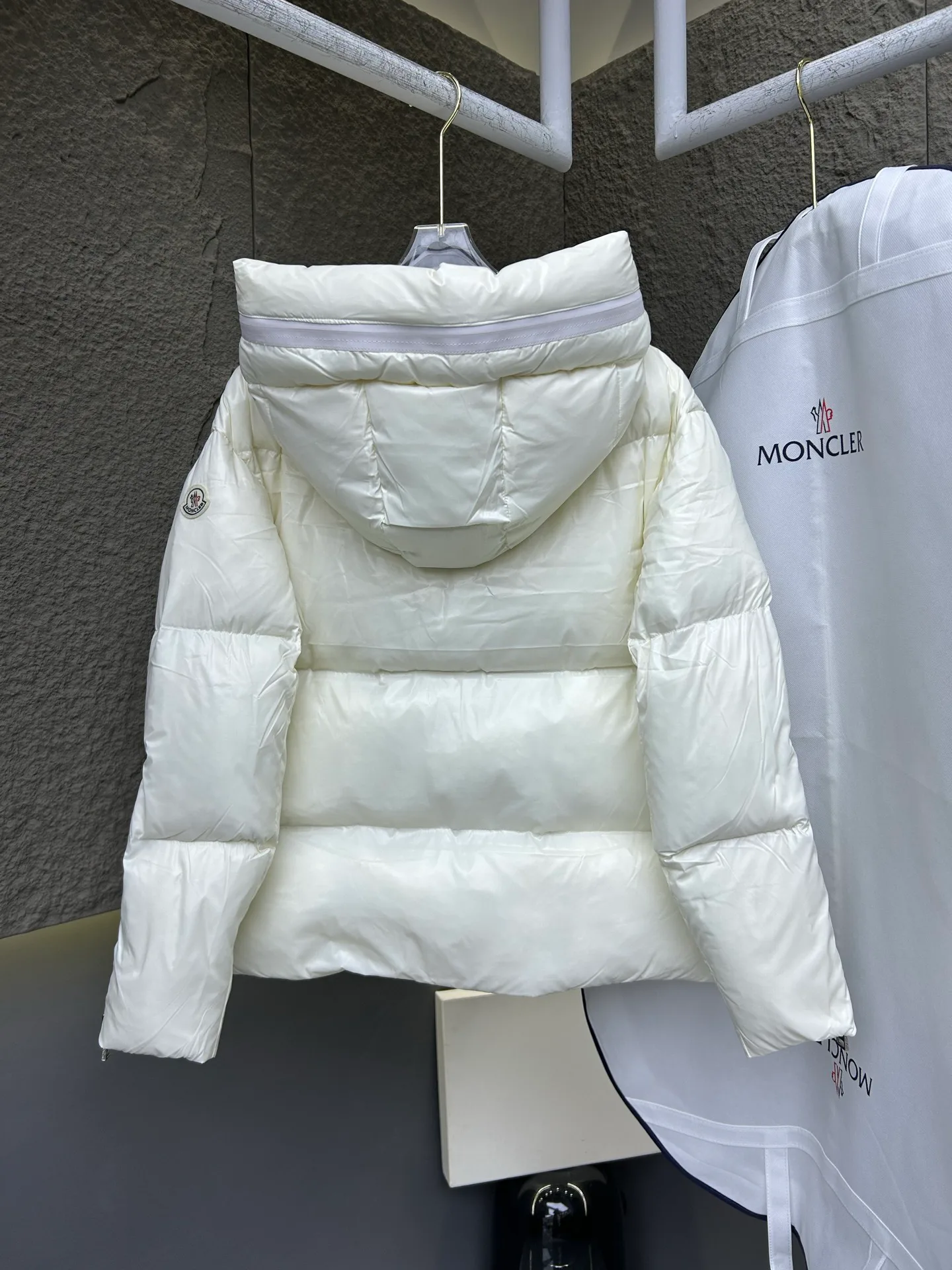 Куртки И Пуховики Женские Moncler 17964477