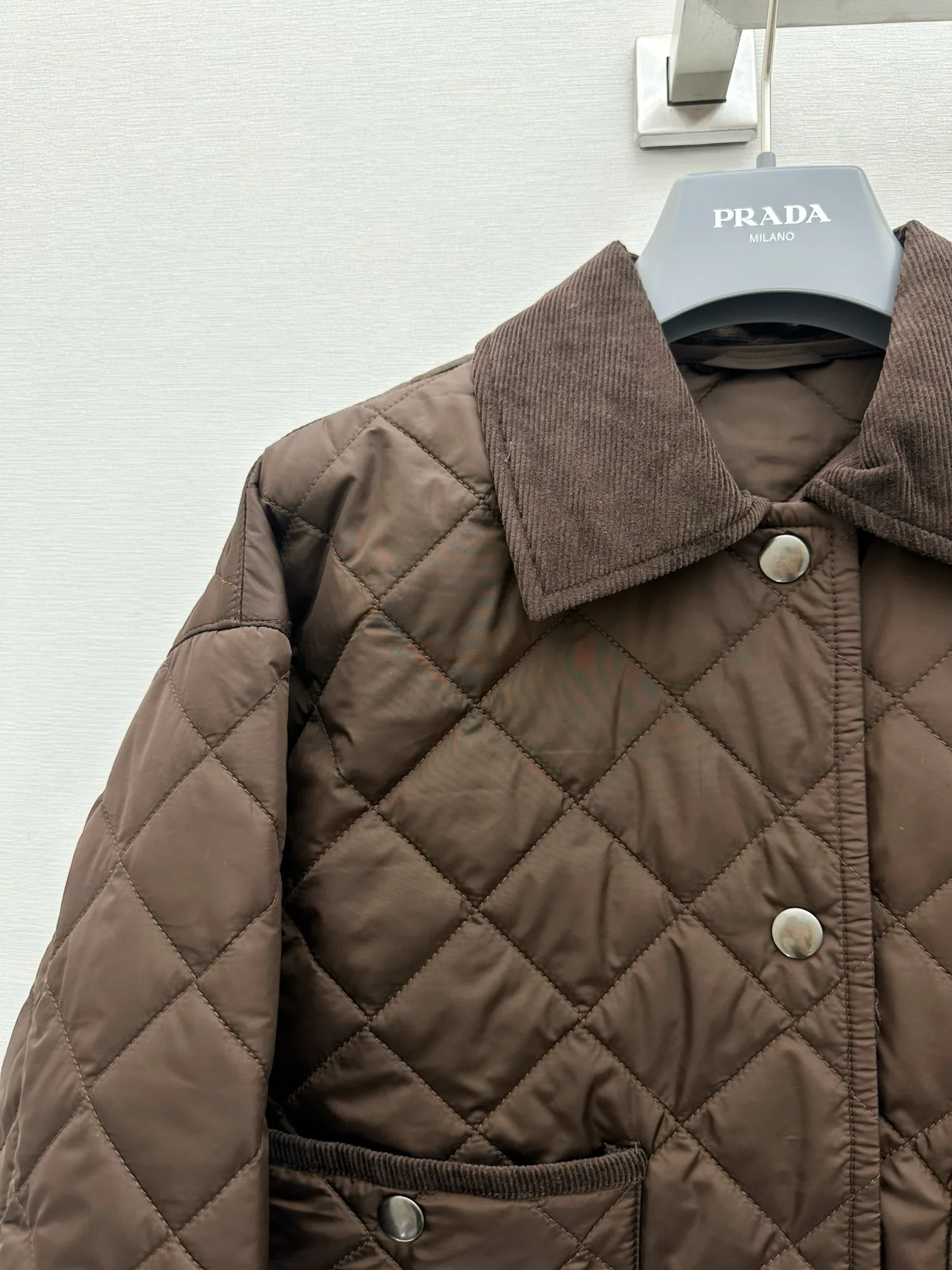 Куртки И Пуховики Женские Prada 17959874