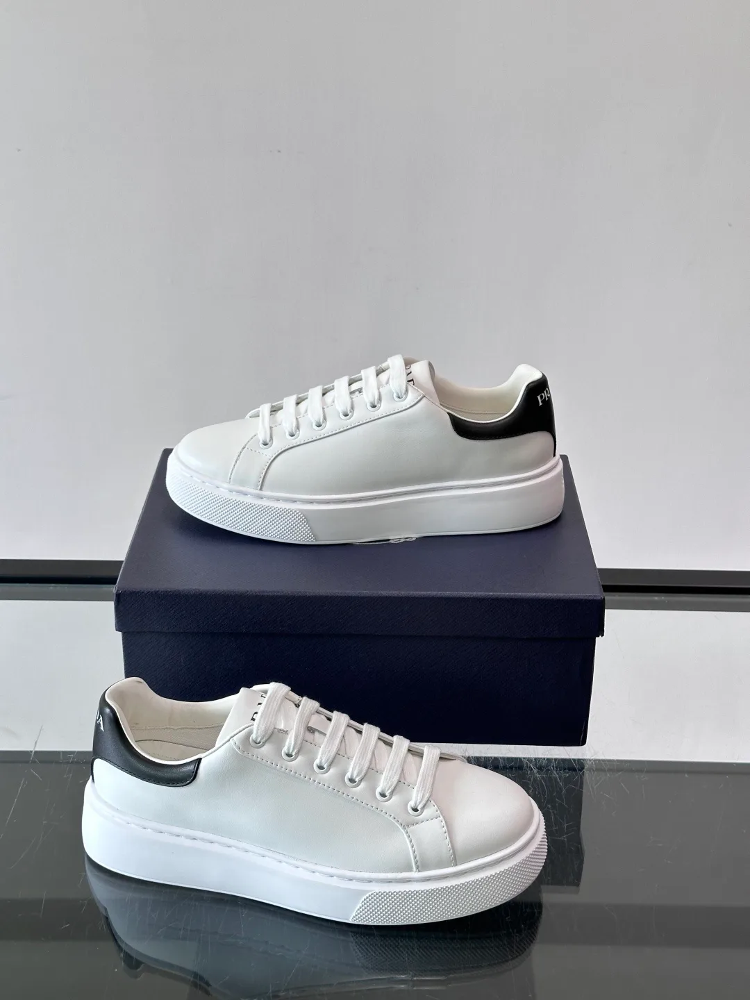 Кроссовки Мужские Prada 17588528