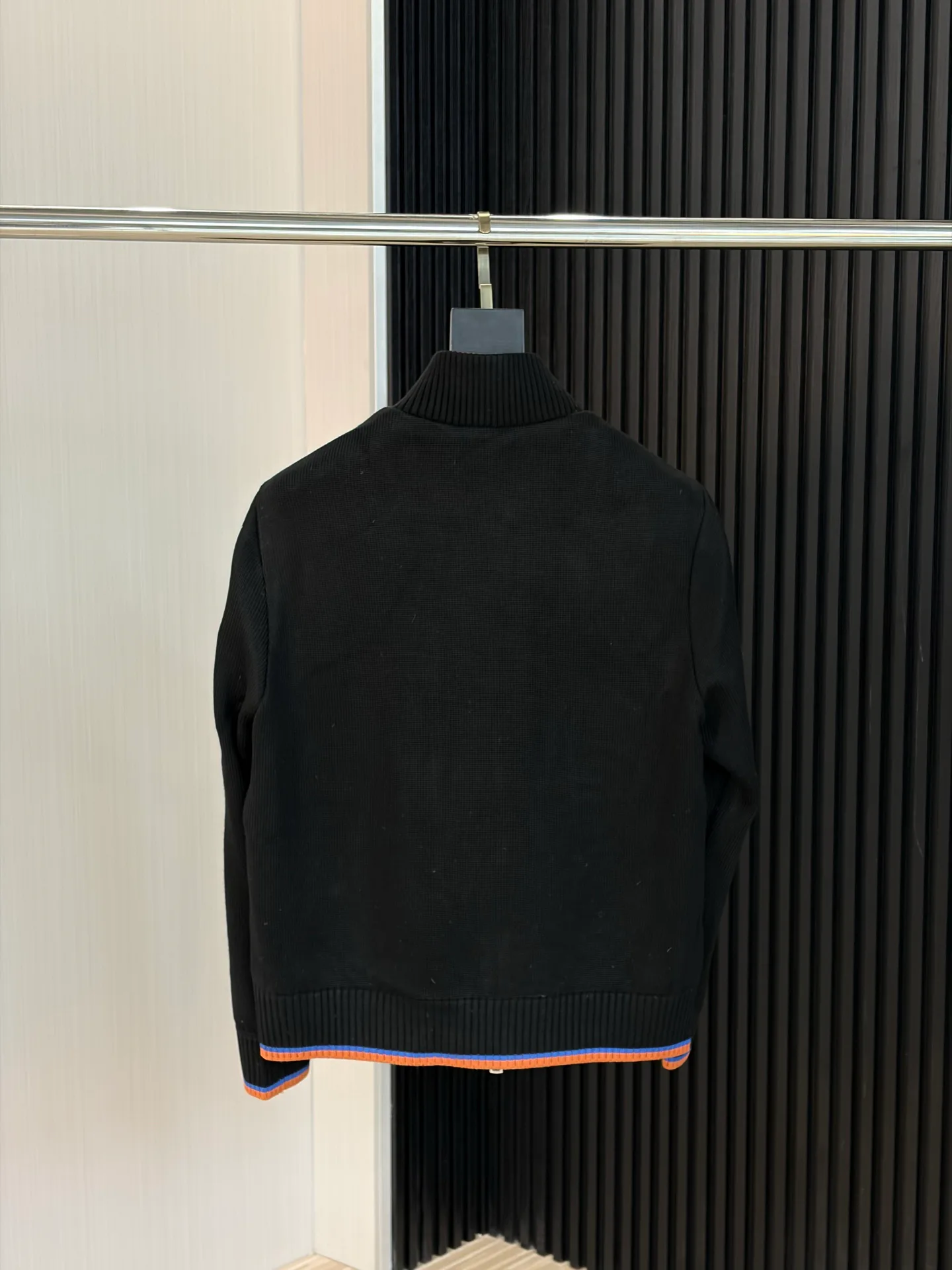 Куртки И Пуховики Мужские Moncler 18218455