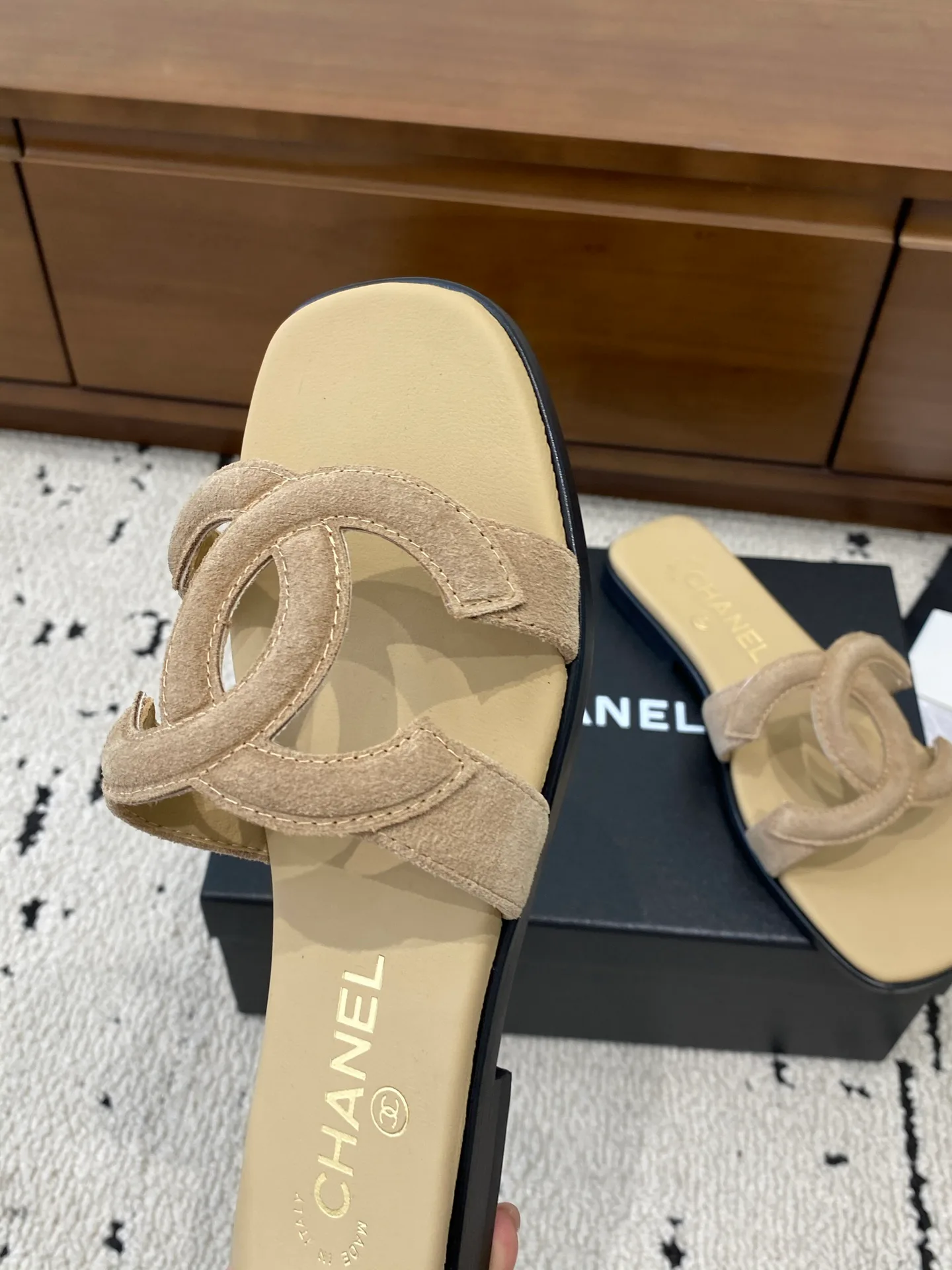 Шлепанцы Женские Chanel 13321047