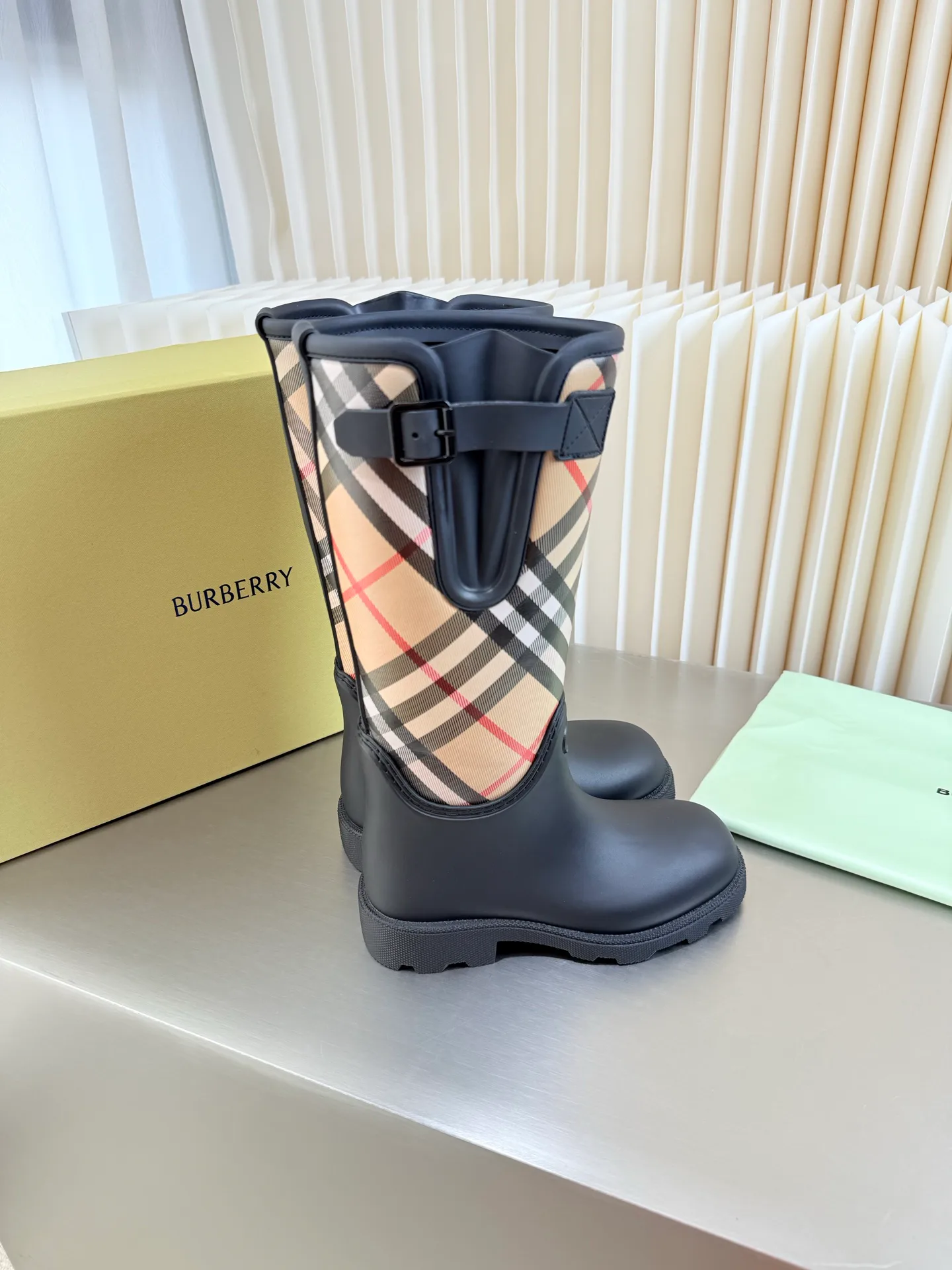 Сапоги Женские Burberry 18152392