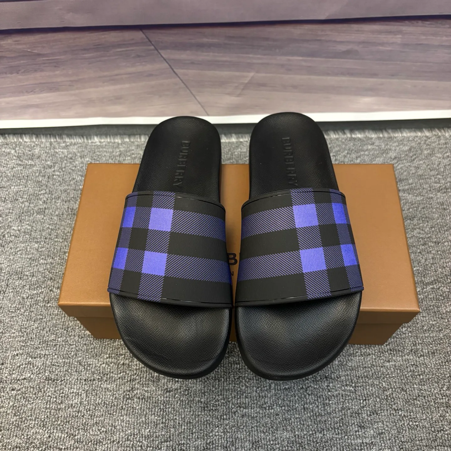 Шлепанцы Женские Burberry 587967