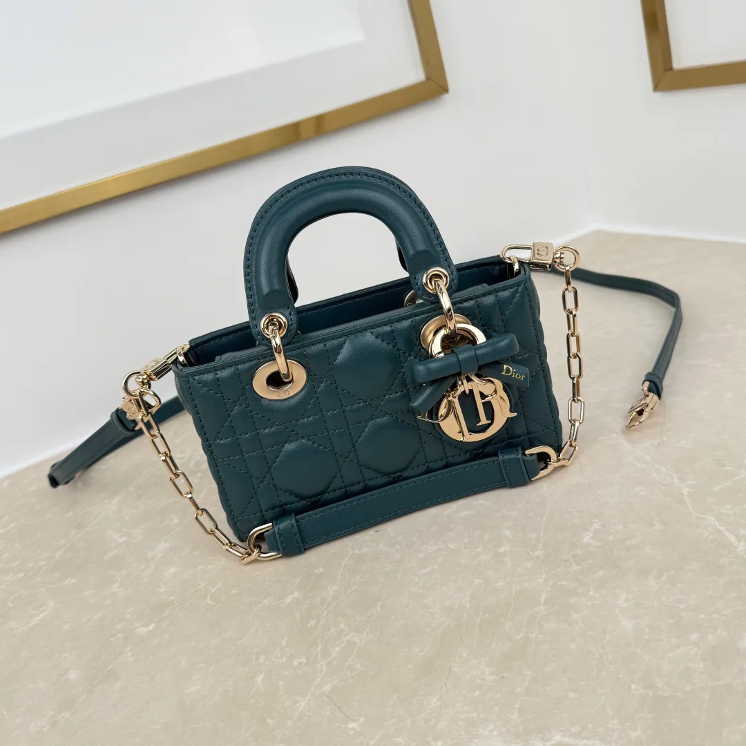 Классические Сумки Женские Christian Dior 18242052