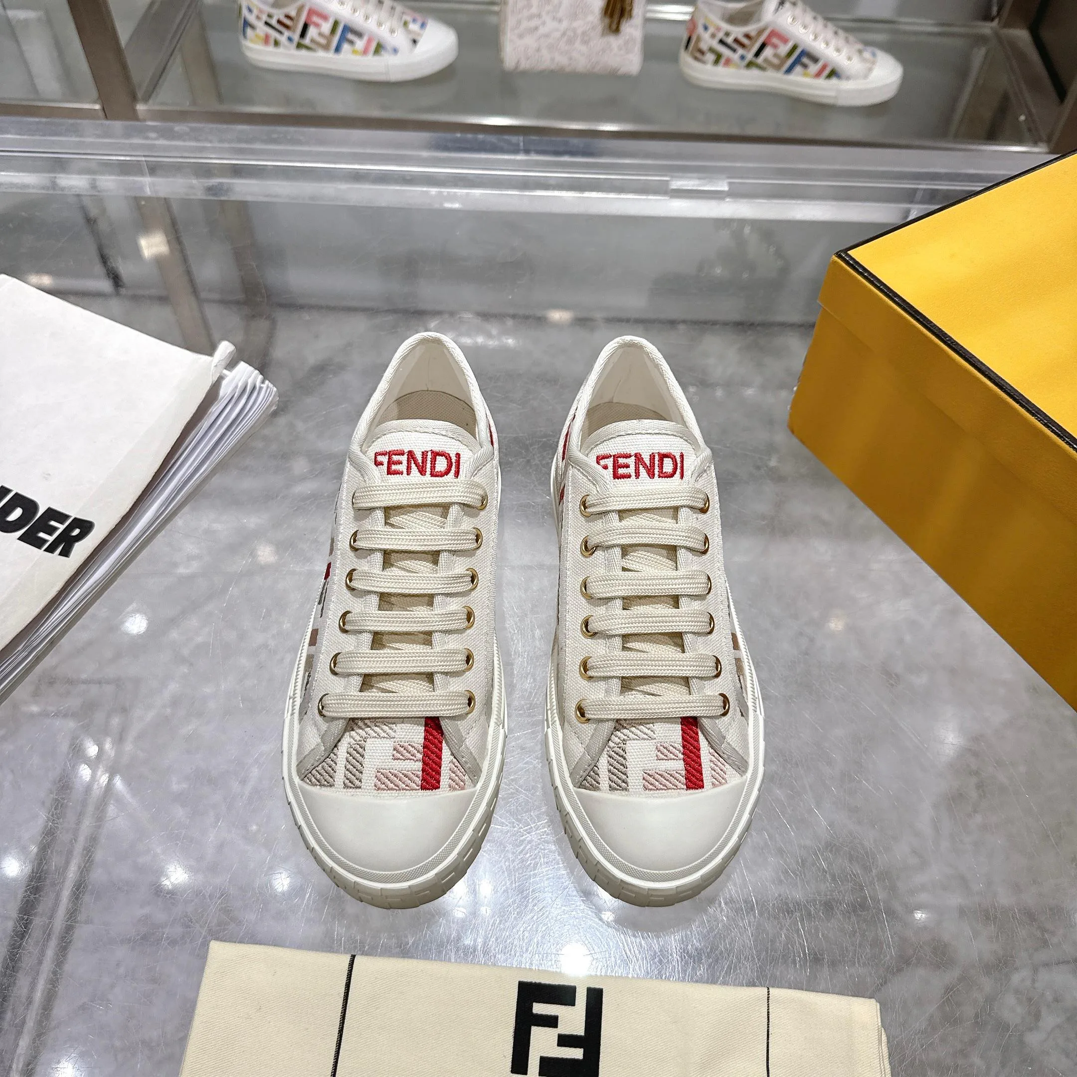 Кроссовки Женские Fendi 12865167