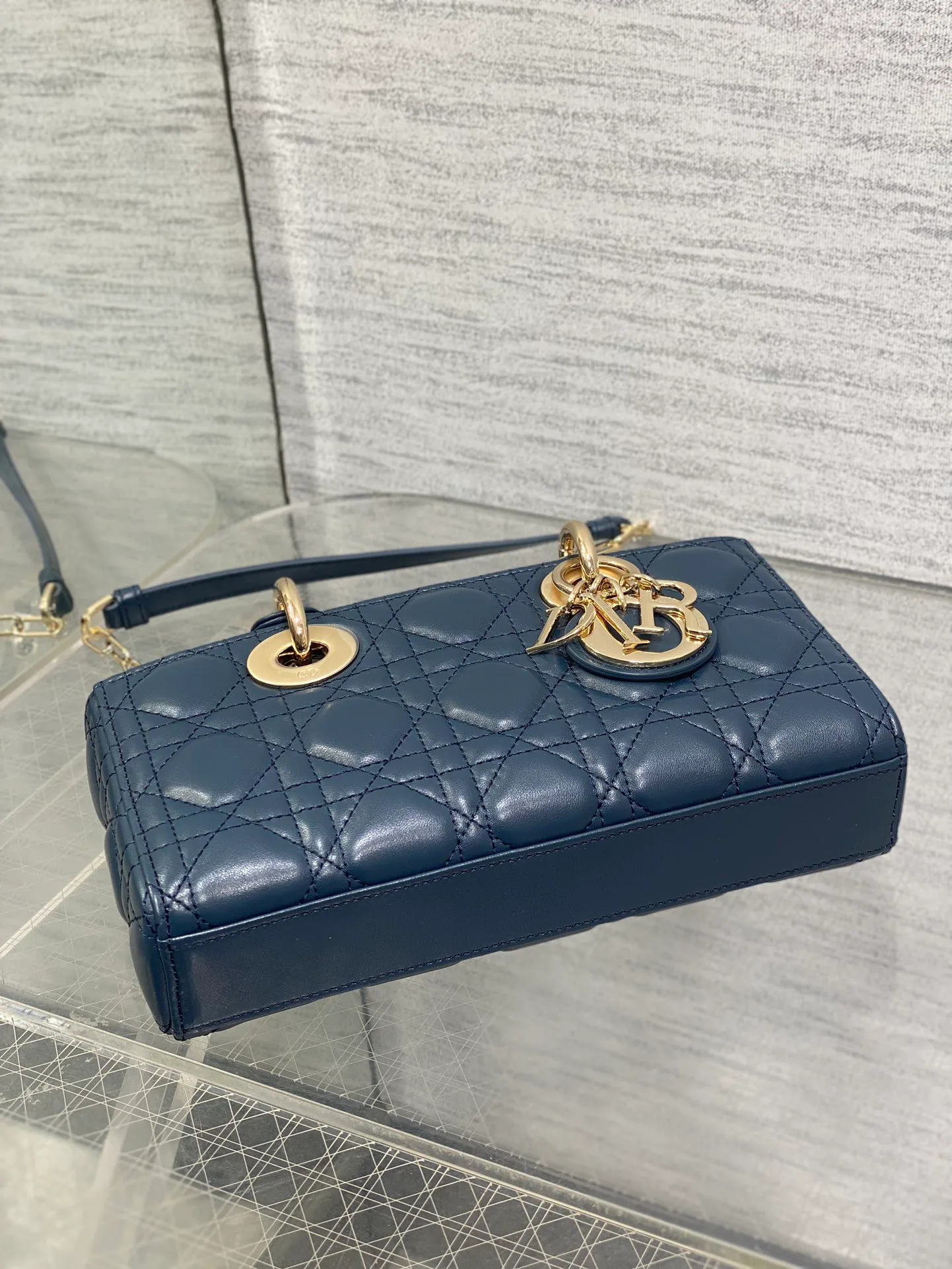 Классические Сумки Женские Christian Dior 17770367