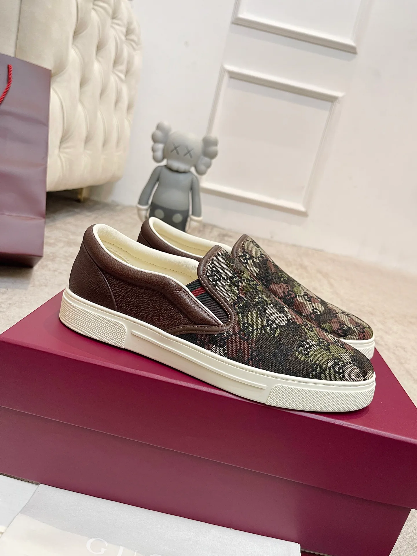 Кроссовки Женские Gucci 18901584