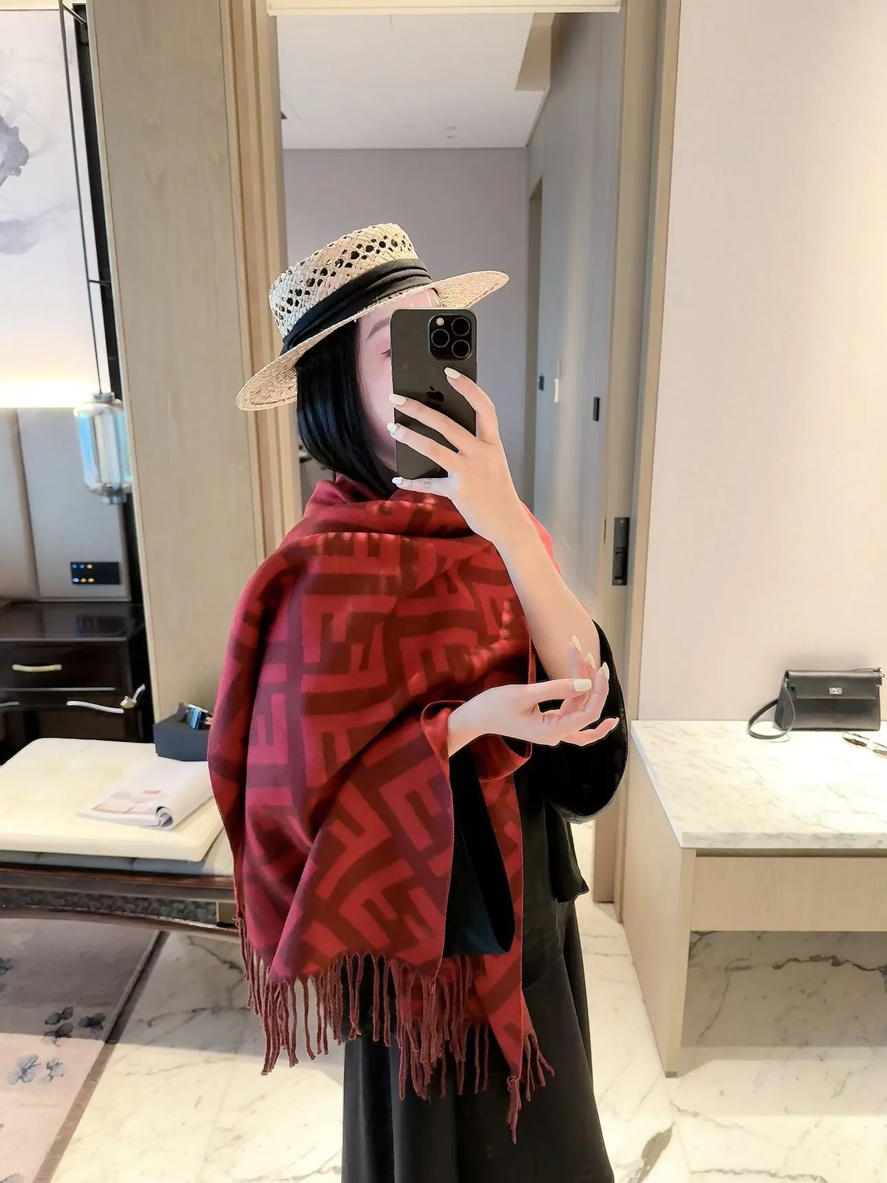 Шарфы Fendi 18322535