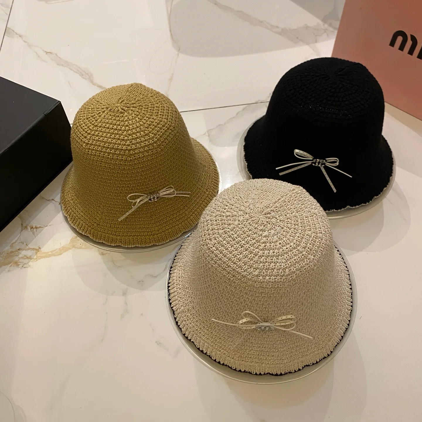 Головные Уборы Chanel 17498306