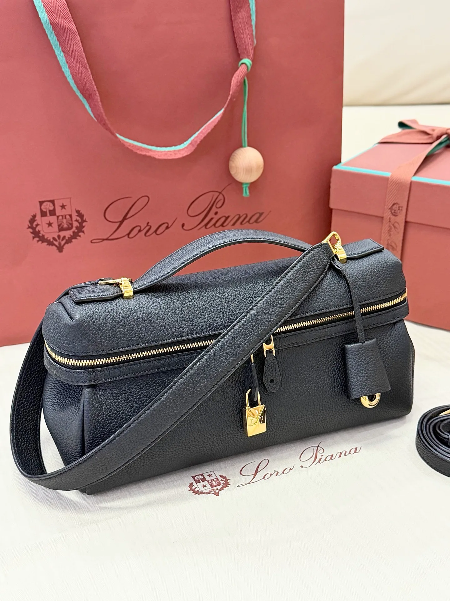 Классические Сумки Женские Loro Piana 17692346