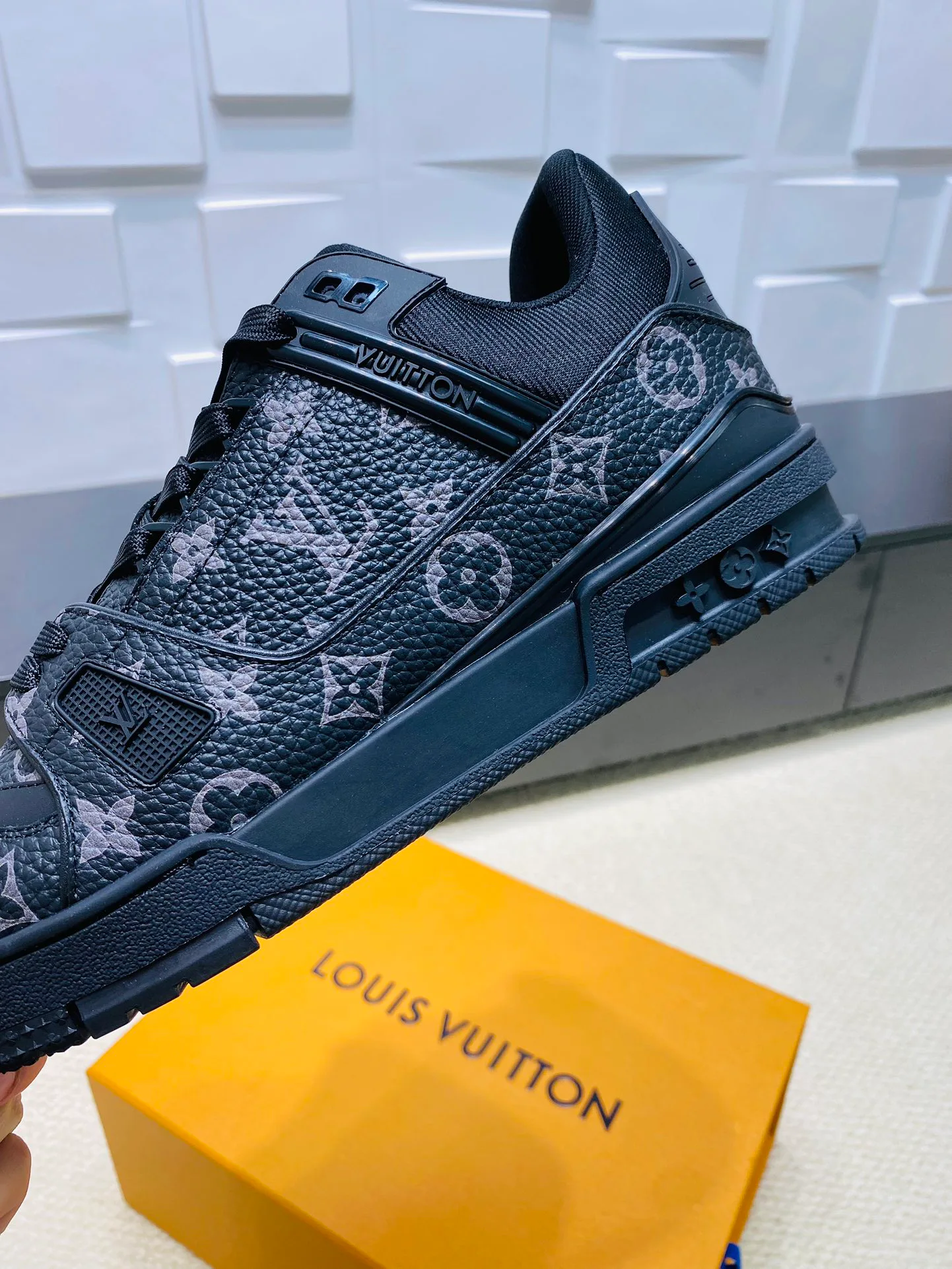 Кроссовки Женские Louis Vuitton 15278