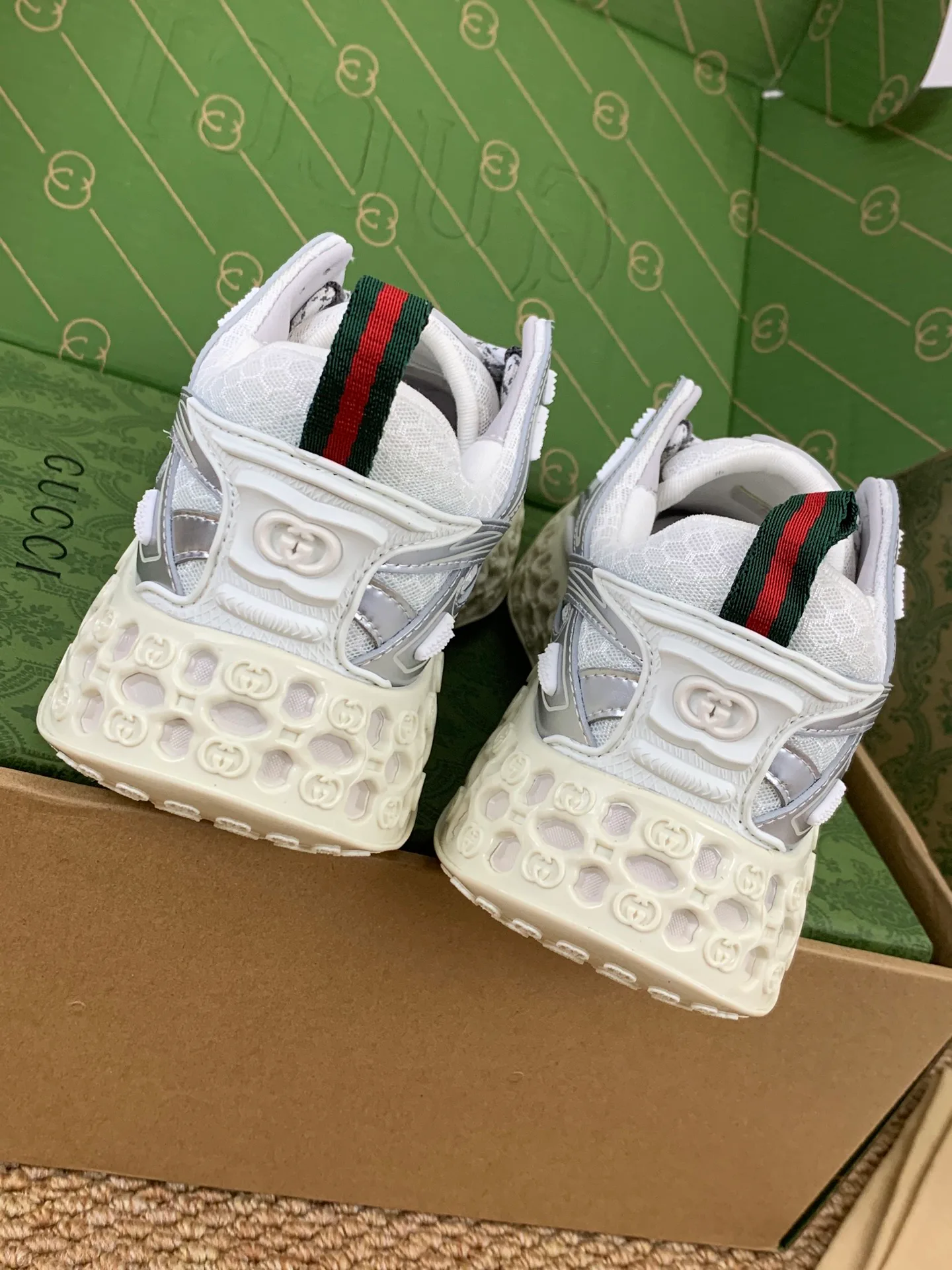 Кроссовки Женские Gucci 17545221