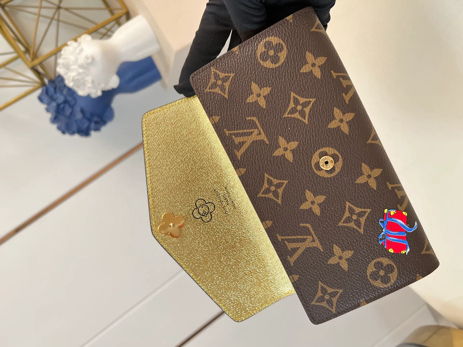 Кошельки Louis Vuitton 1327870