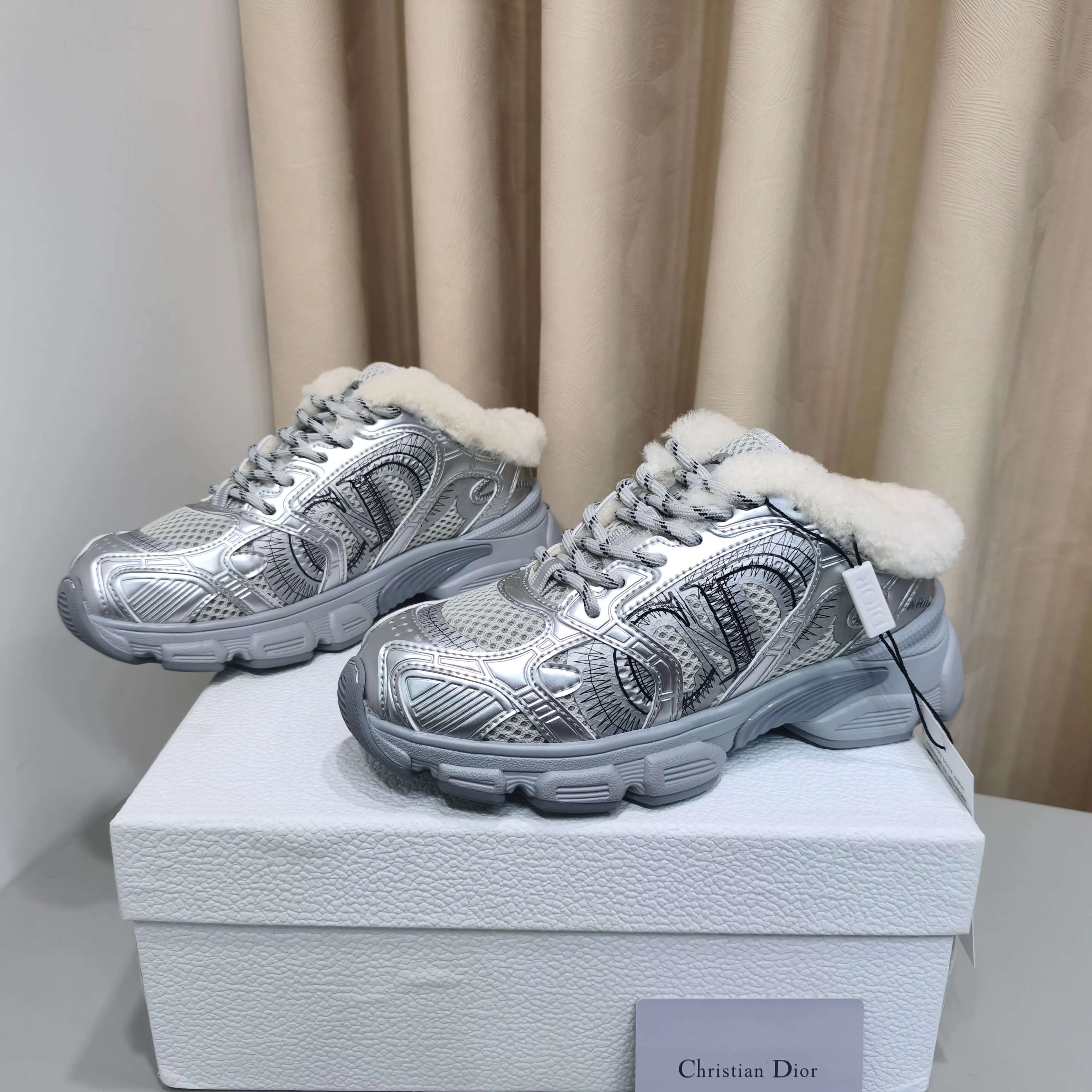 Кроссовки Женские Christian Dior 17988714