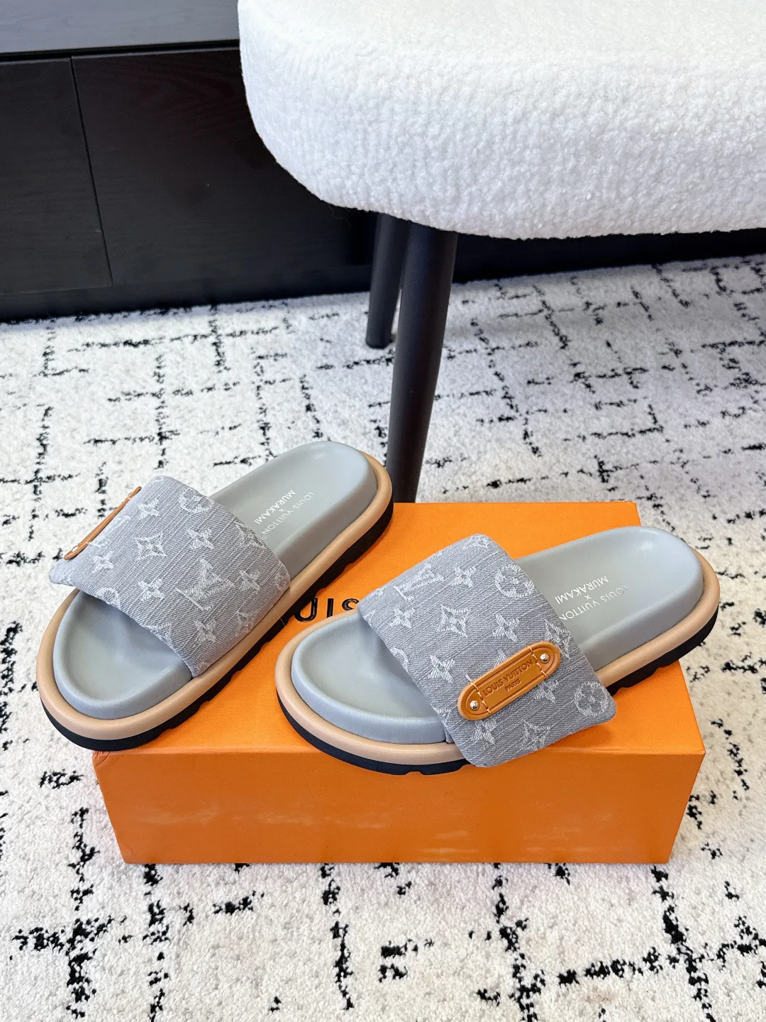 Шлепанцы Женские Louis Vuitton 1752824