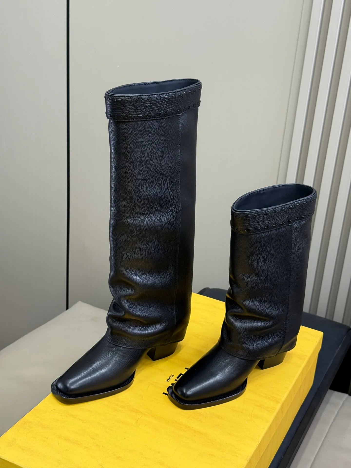 Сапоги Женские Fendi 18370132