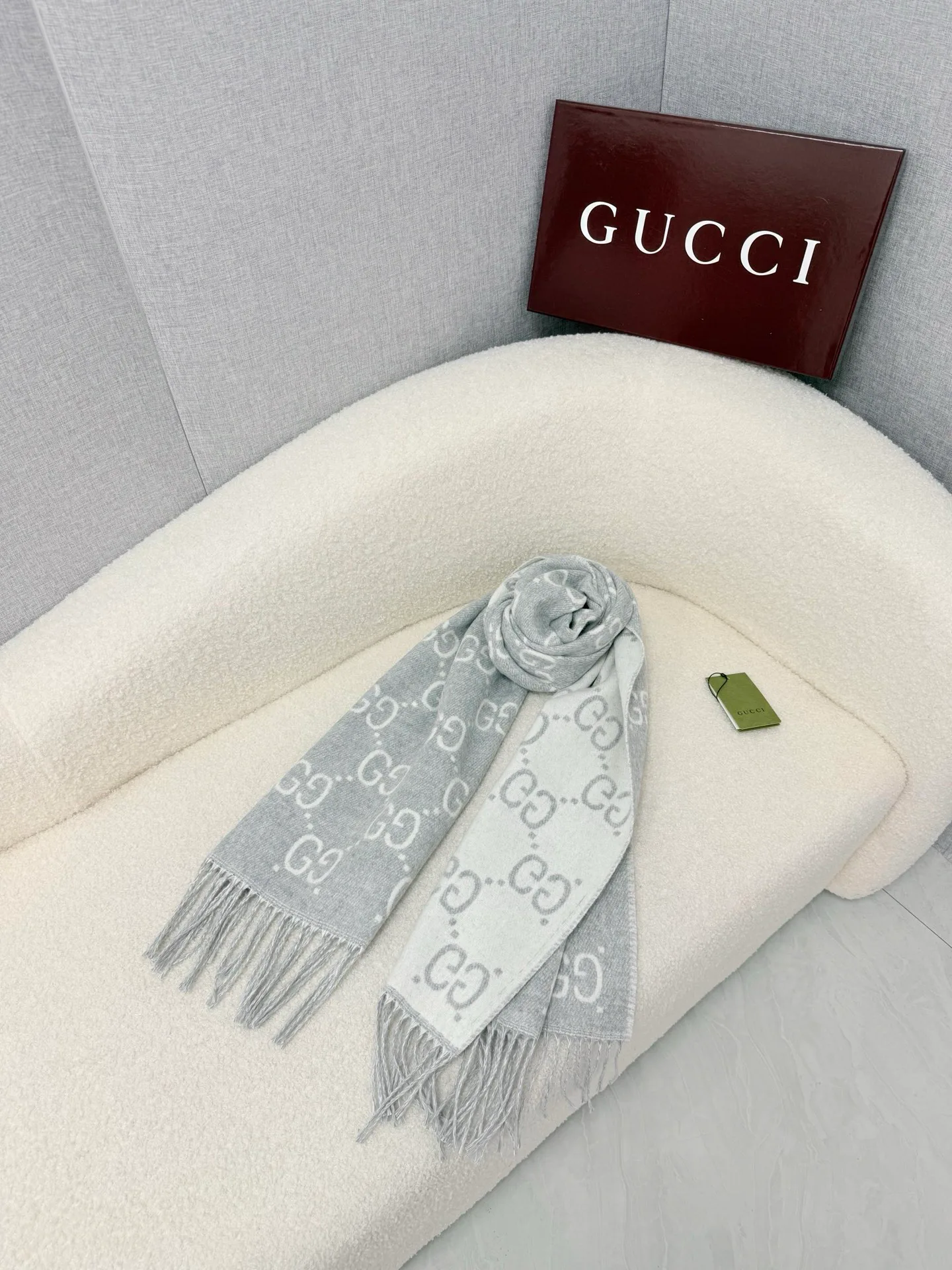 Шарфы Gucci 18275015