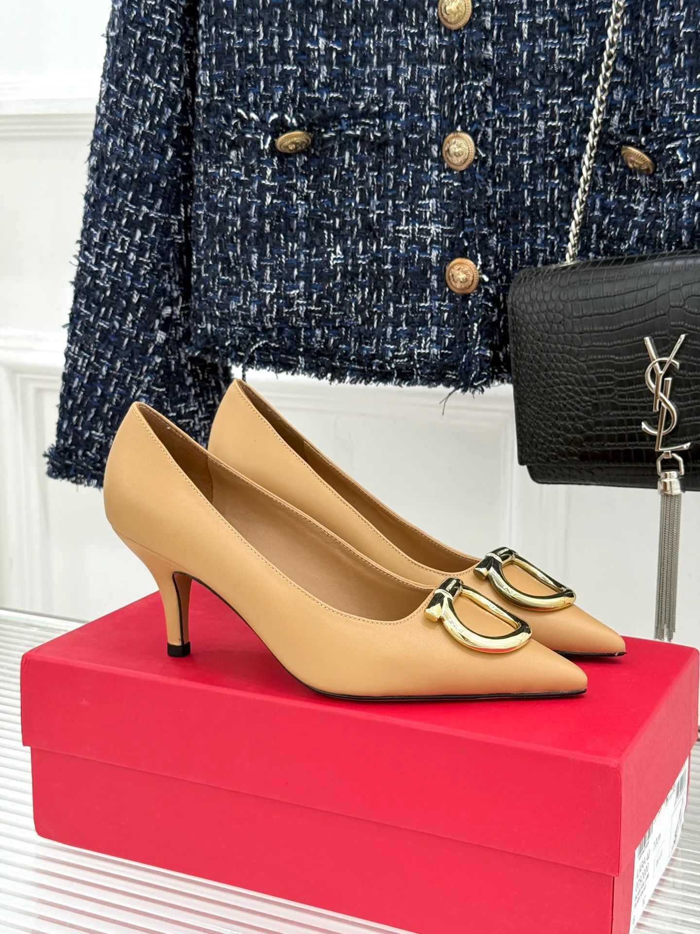 Туфли Женские Salvatore Ferragamo 18104109