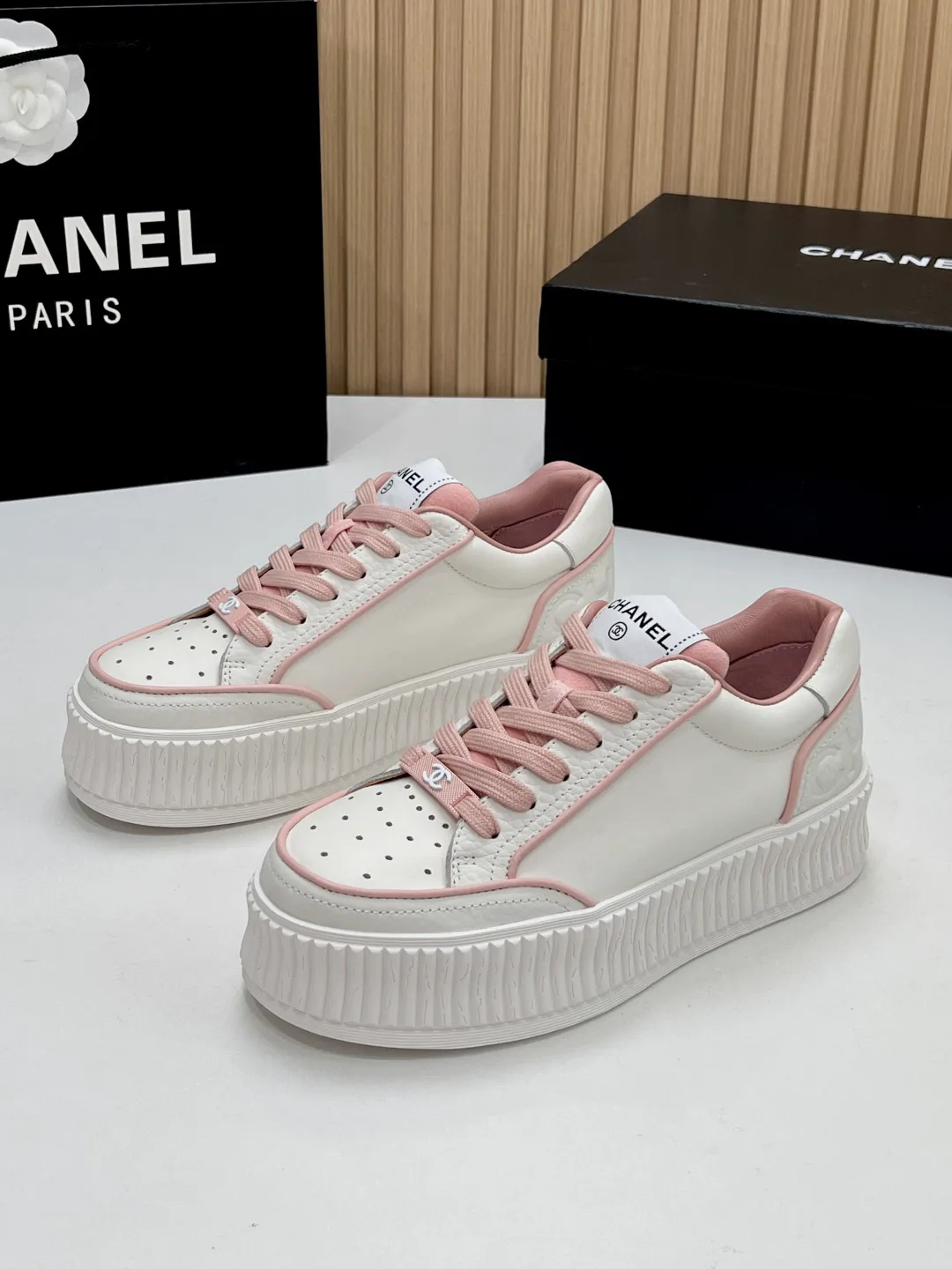 Кроссовки Женские Chanel 18367097