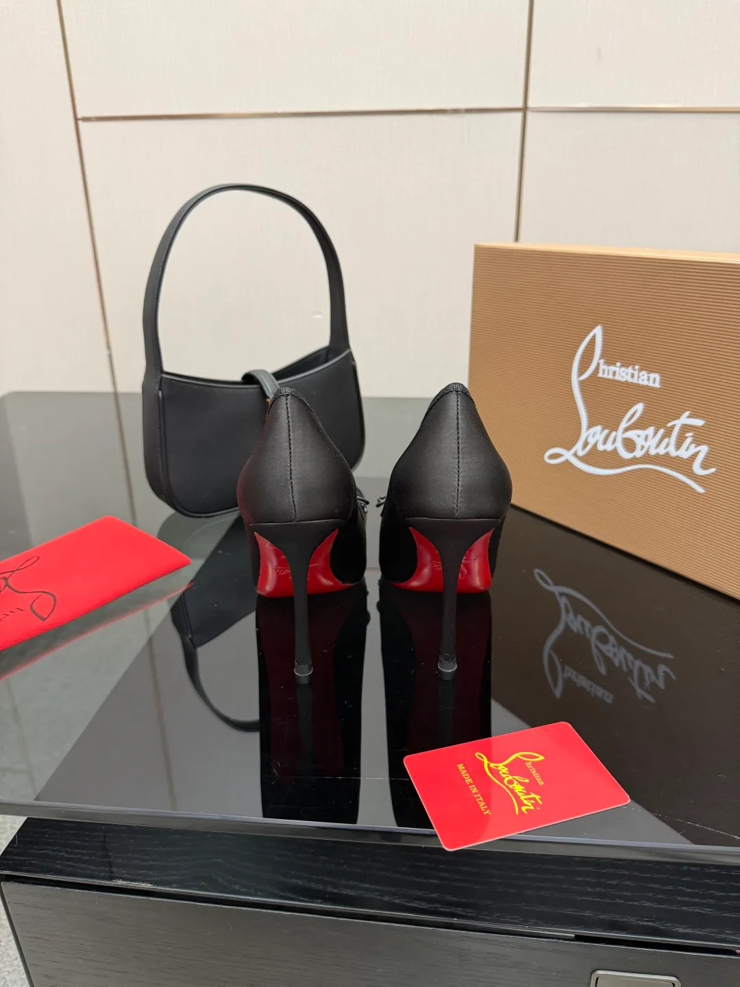 Туфли Женские Christian Louboutin 375036