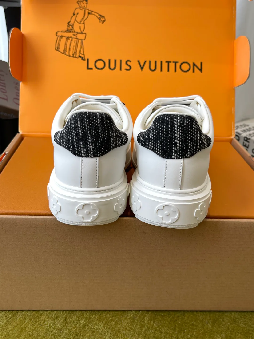 Кроссовки Женские Louis Vuitton 19002720