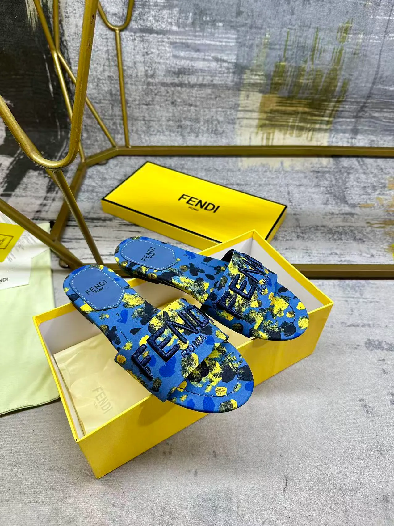 Шлепанцы Женские Fendi 9856750