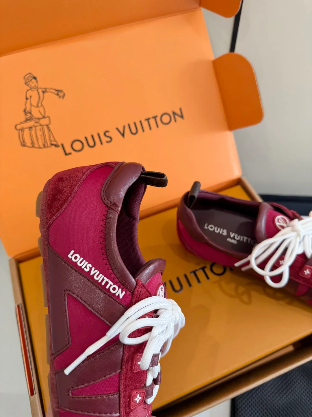 Кроссовки Женские Louis Vuitton 1450974