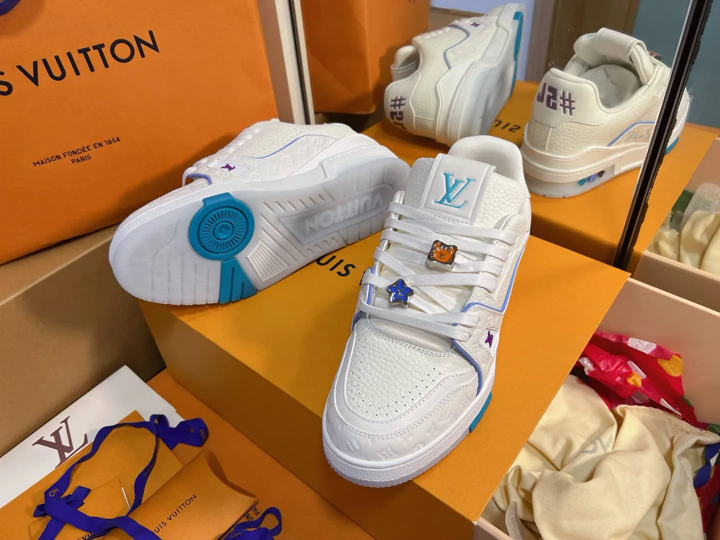 Кроссовки Женские Louis Vuitton 1880941