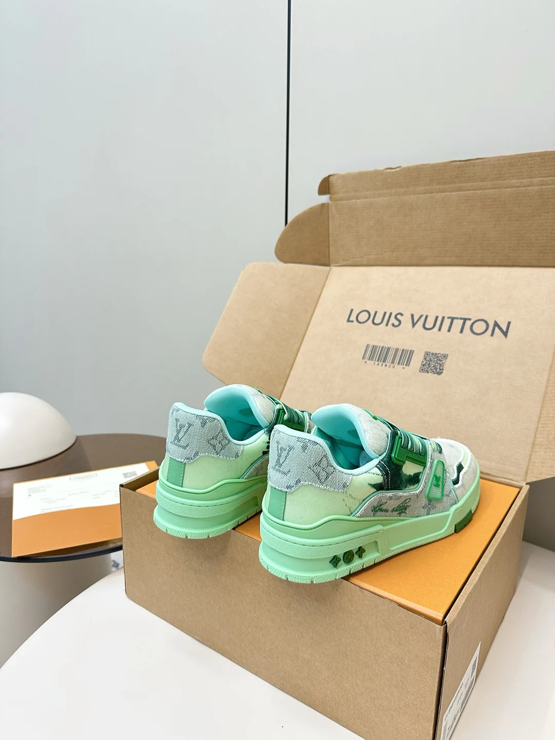 Кроссовки Женские Louis Vuitton 11778714