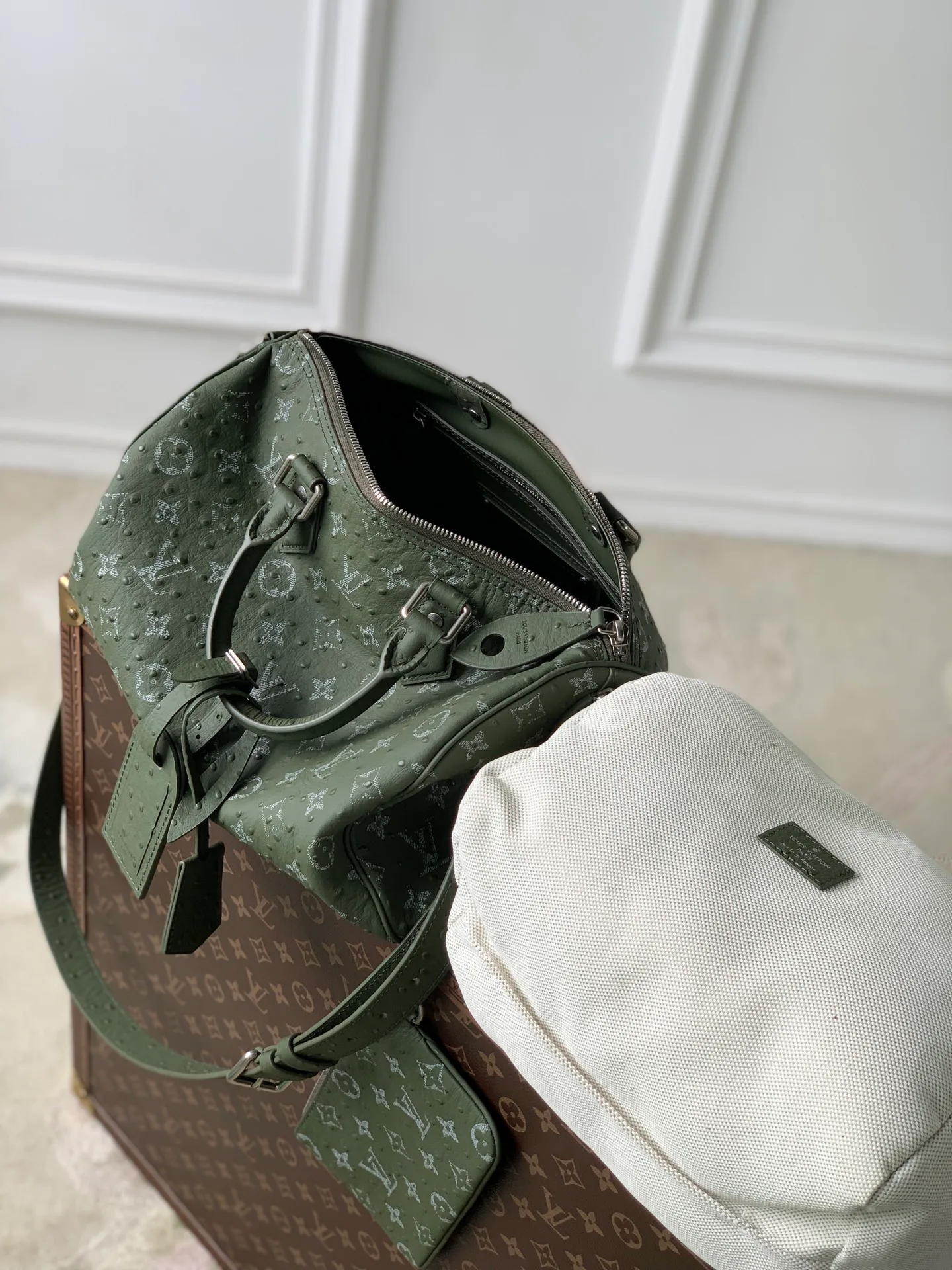 Классические Сумки Женские Louis Vuitton 18147443