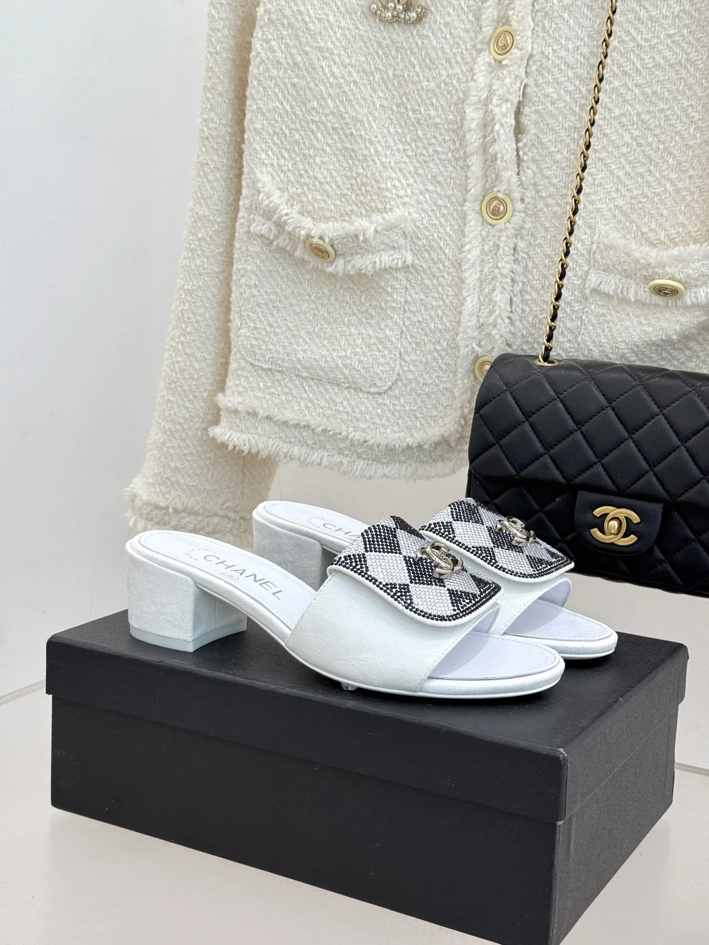 Шлепанцы Женские Chanel 1410474