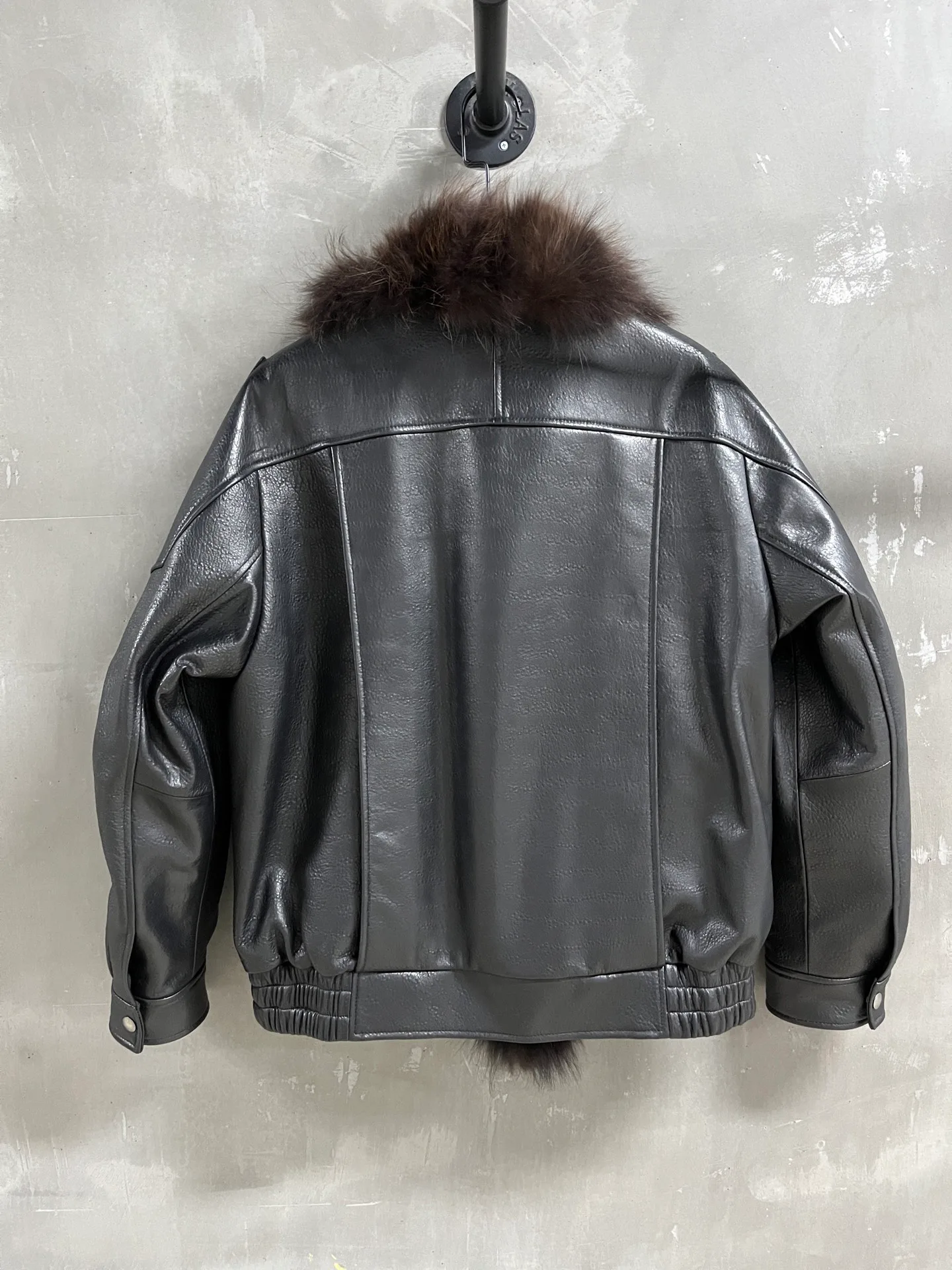 Кожаные Куртки И Дублёнки Женские Saint Laurent 18630174