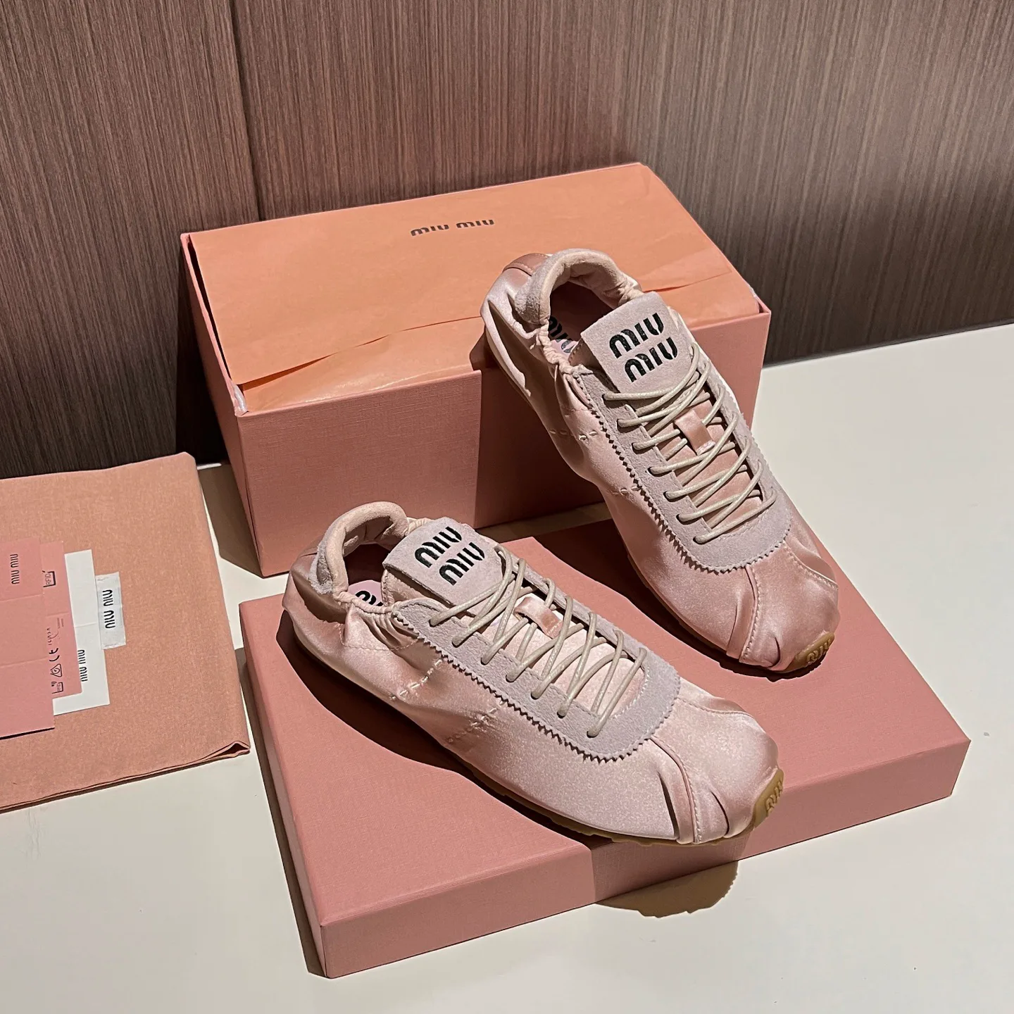 Кроссовки Женские Miu Miu 17968602