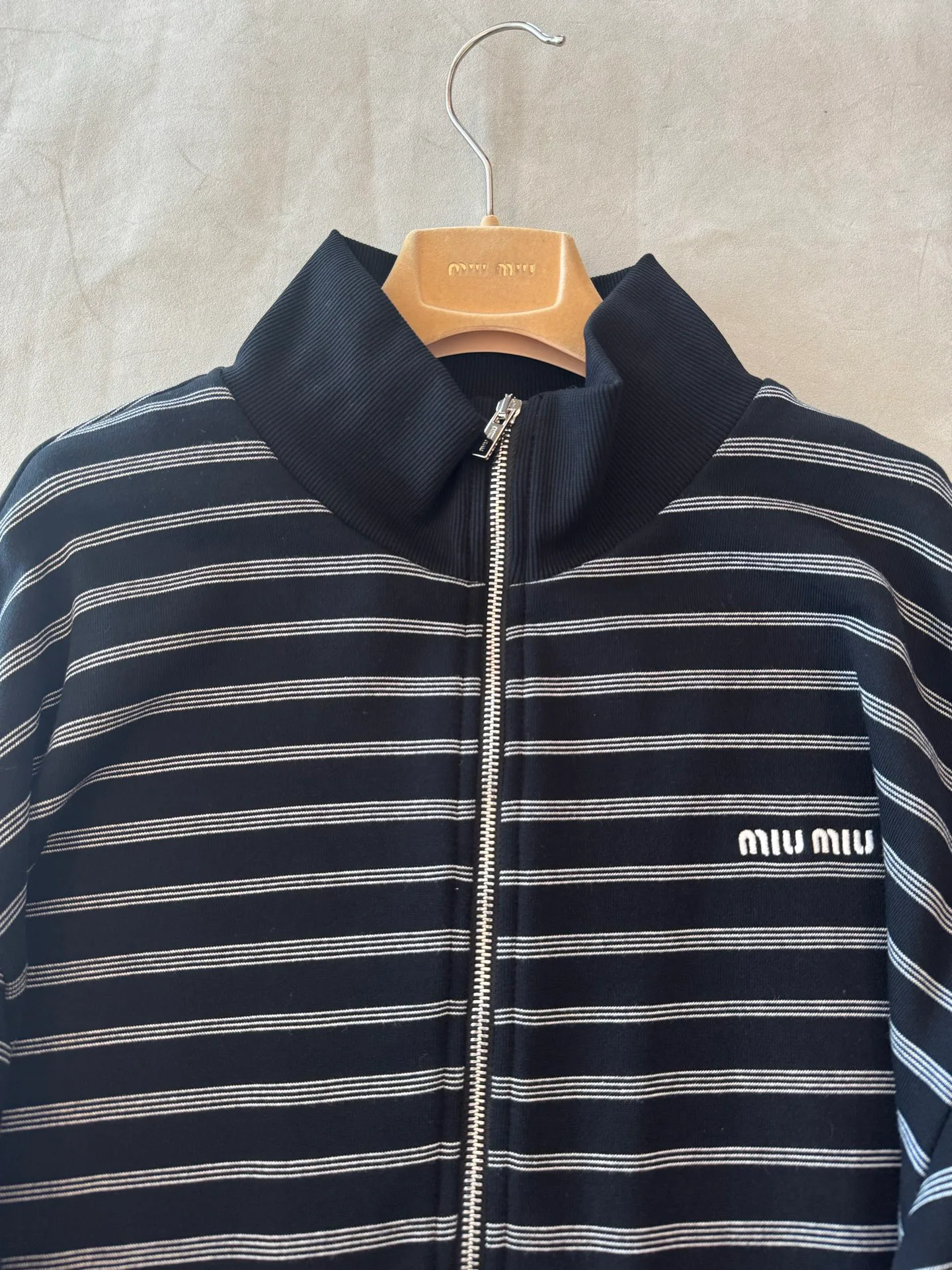 Куртки И Пуховики Женские Miu Miu 18491930