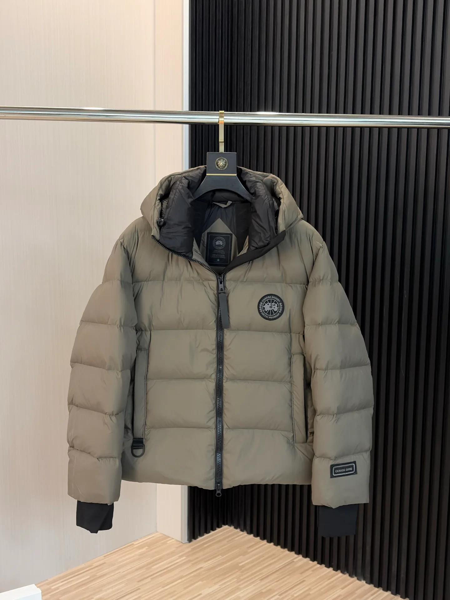 Куртки И Пуховики Женские Canada Goose 18391749