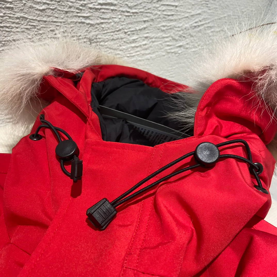 Куртки И Пуховики Женские Canada Goose 830230