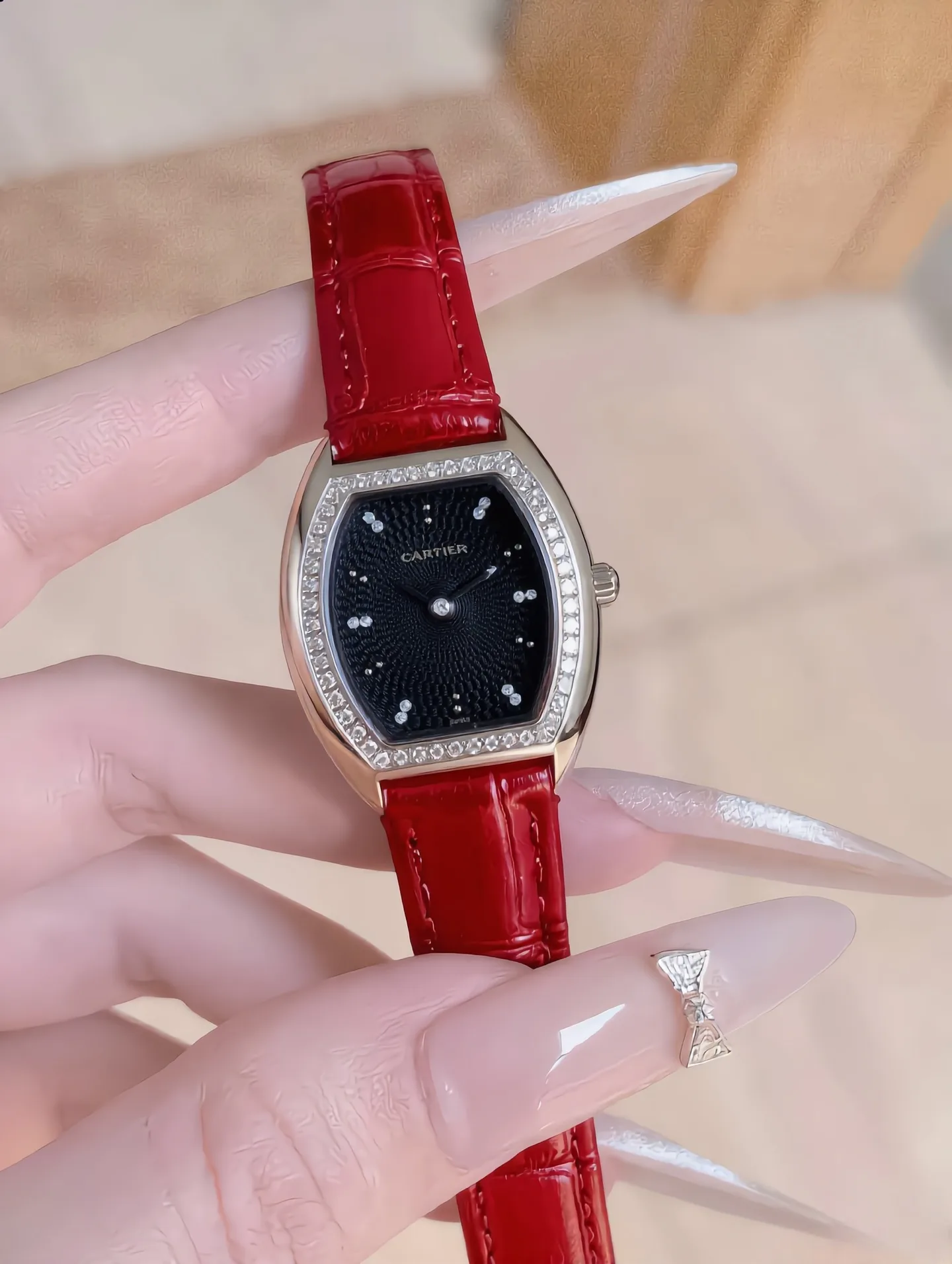 Часы Женские Cartier 17043356